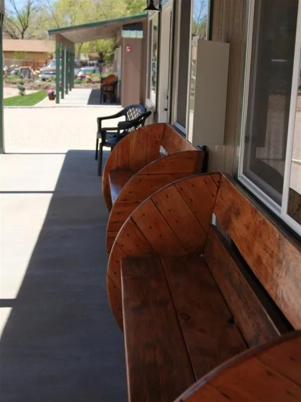 Property building in Hurricane Hideaway Lodging