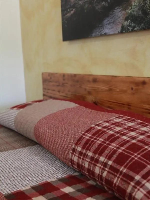 Property building, Bed in Hurricane Hideaway Lodging