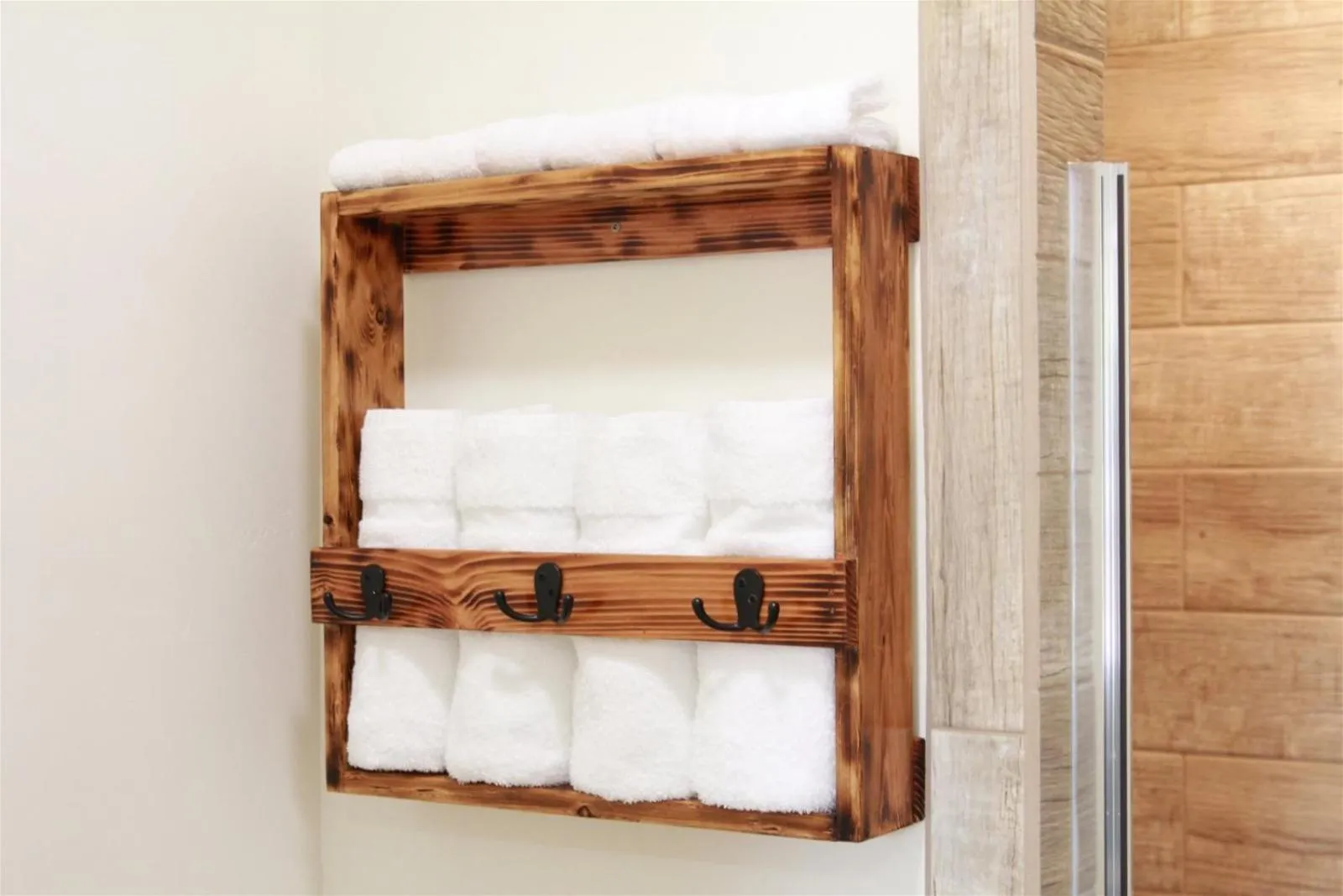 Property building in Hurricane Hideaway Lodging