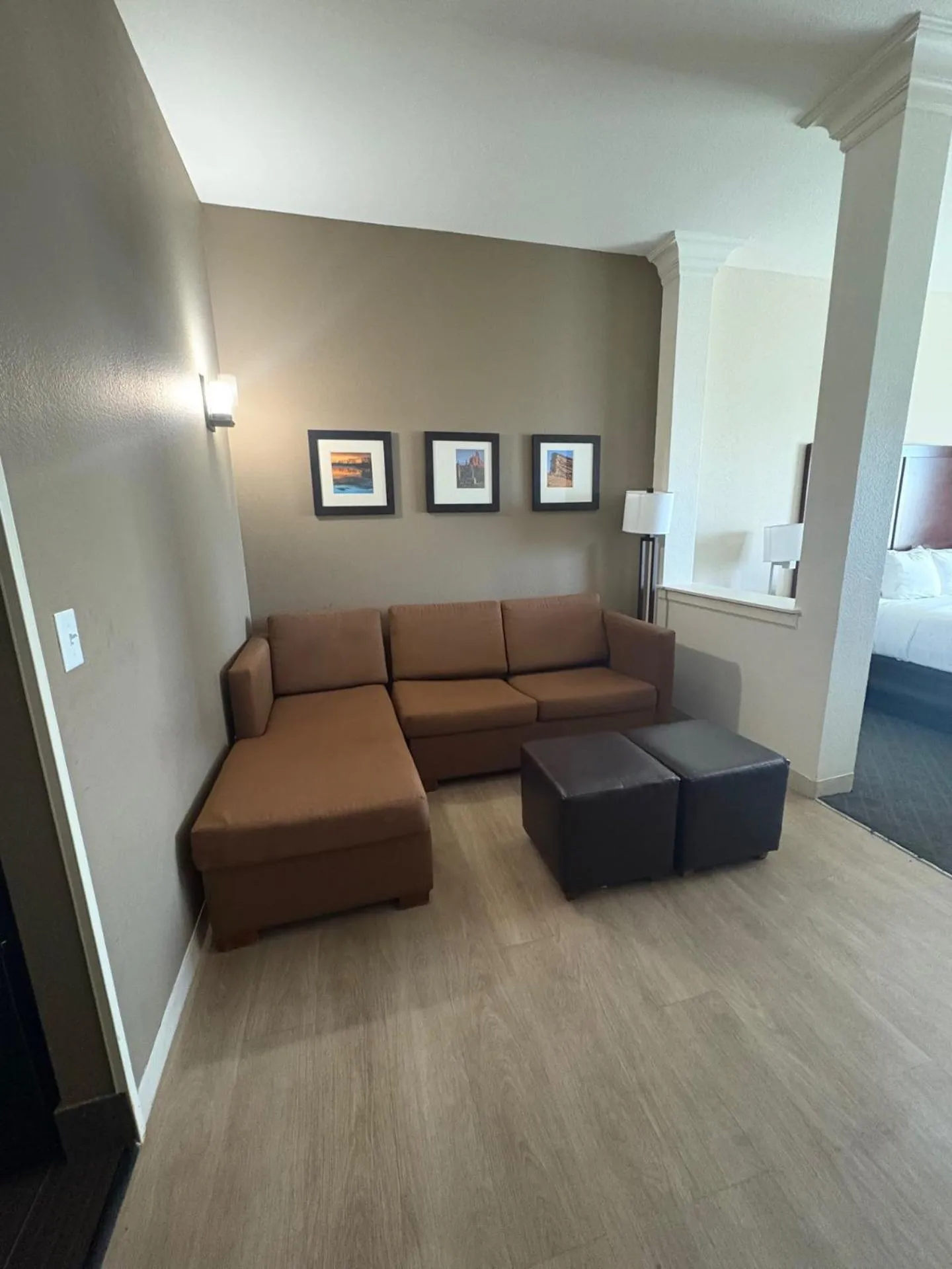 Living room in Comfort Suites Near Denver Downtown