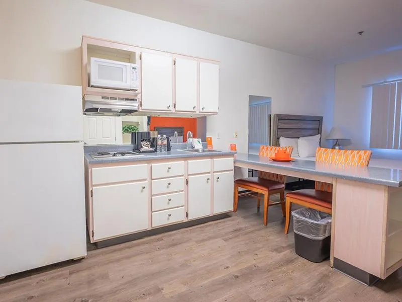Kitchen or kitchenette in Siegel Select Las Vegas Boulevard