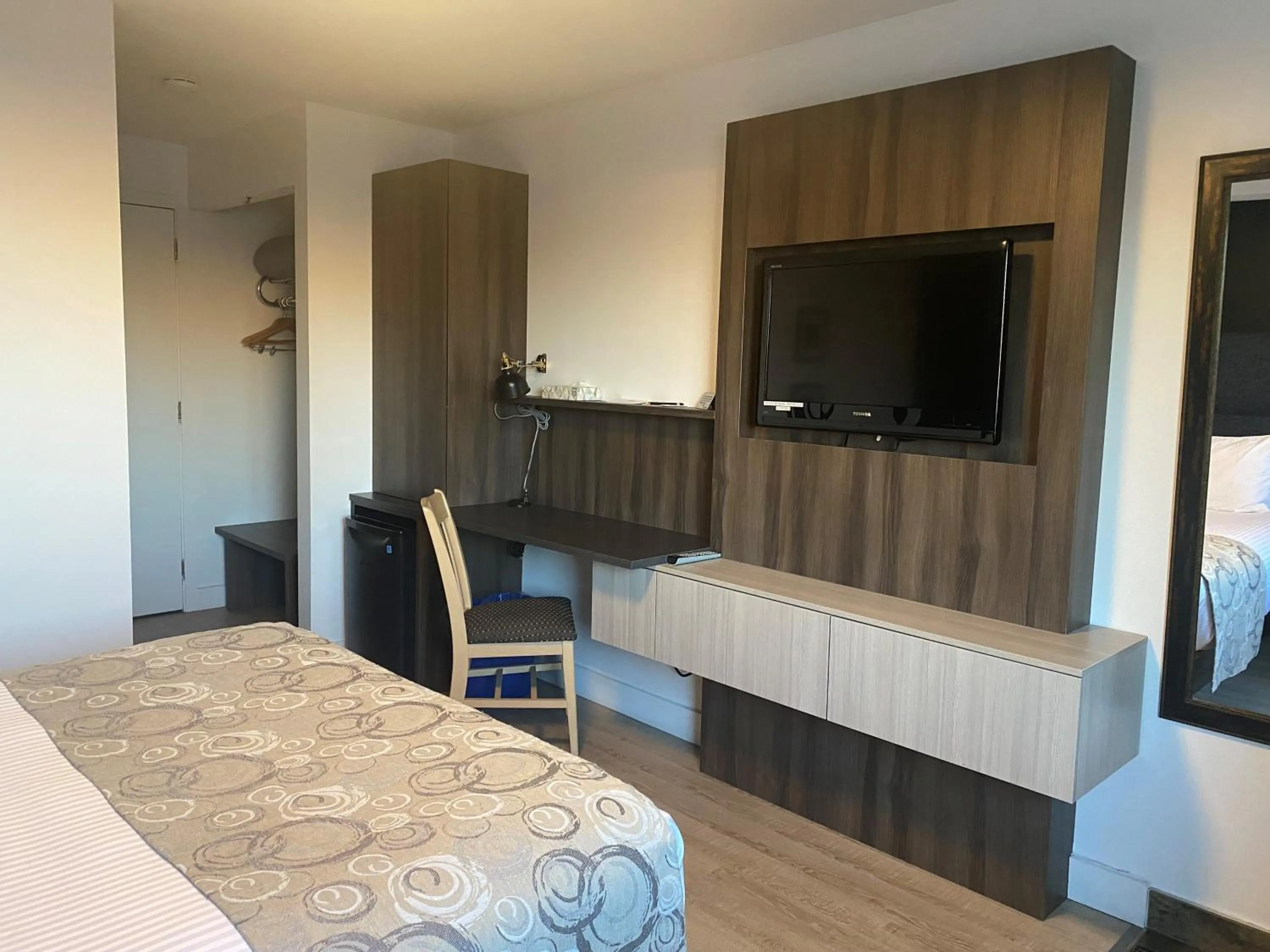 Bedroom in Hôtel Centre-Ville