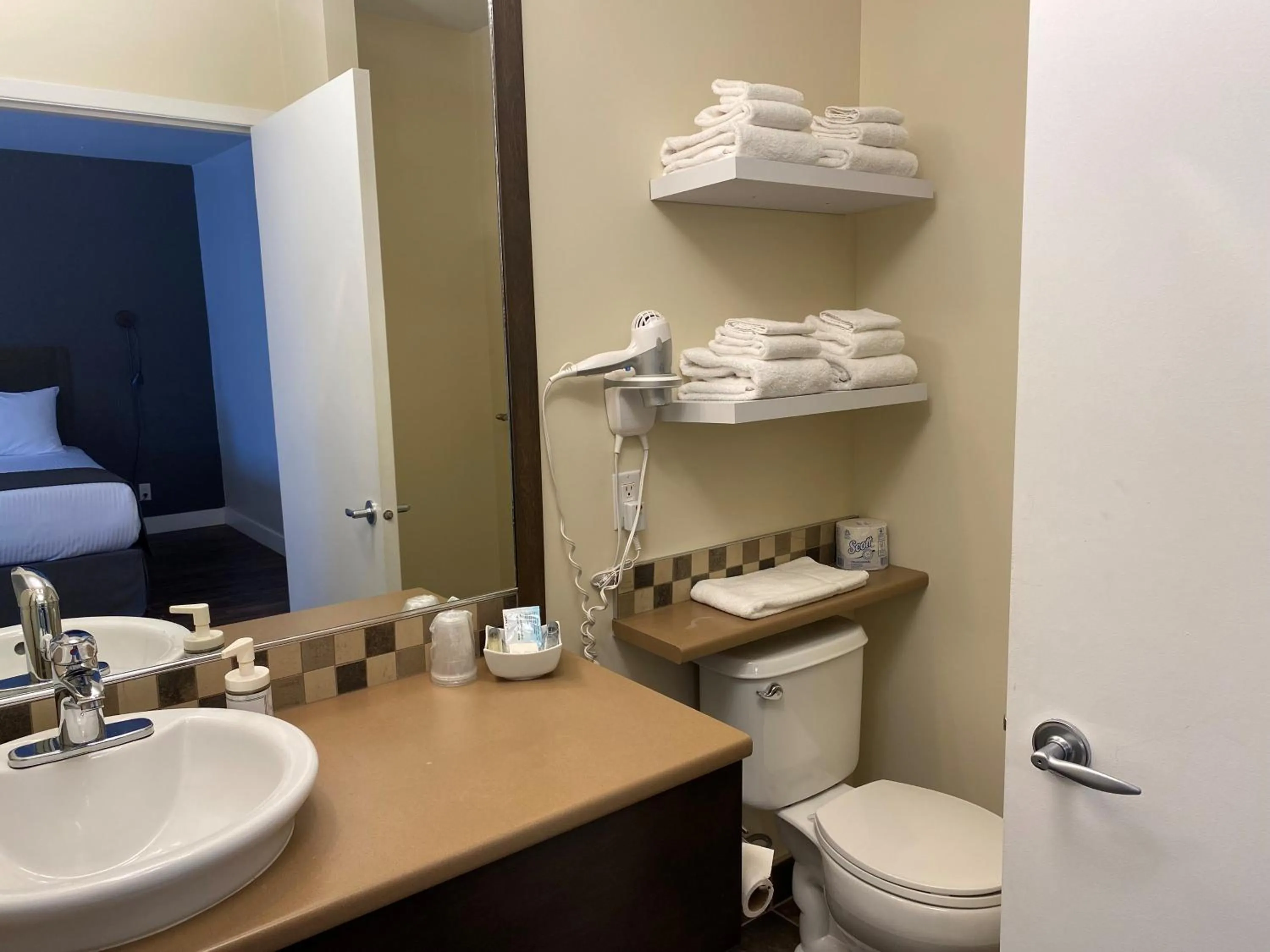 Bathroom in Hôtel Centre-Ville