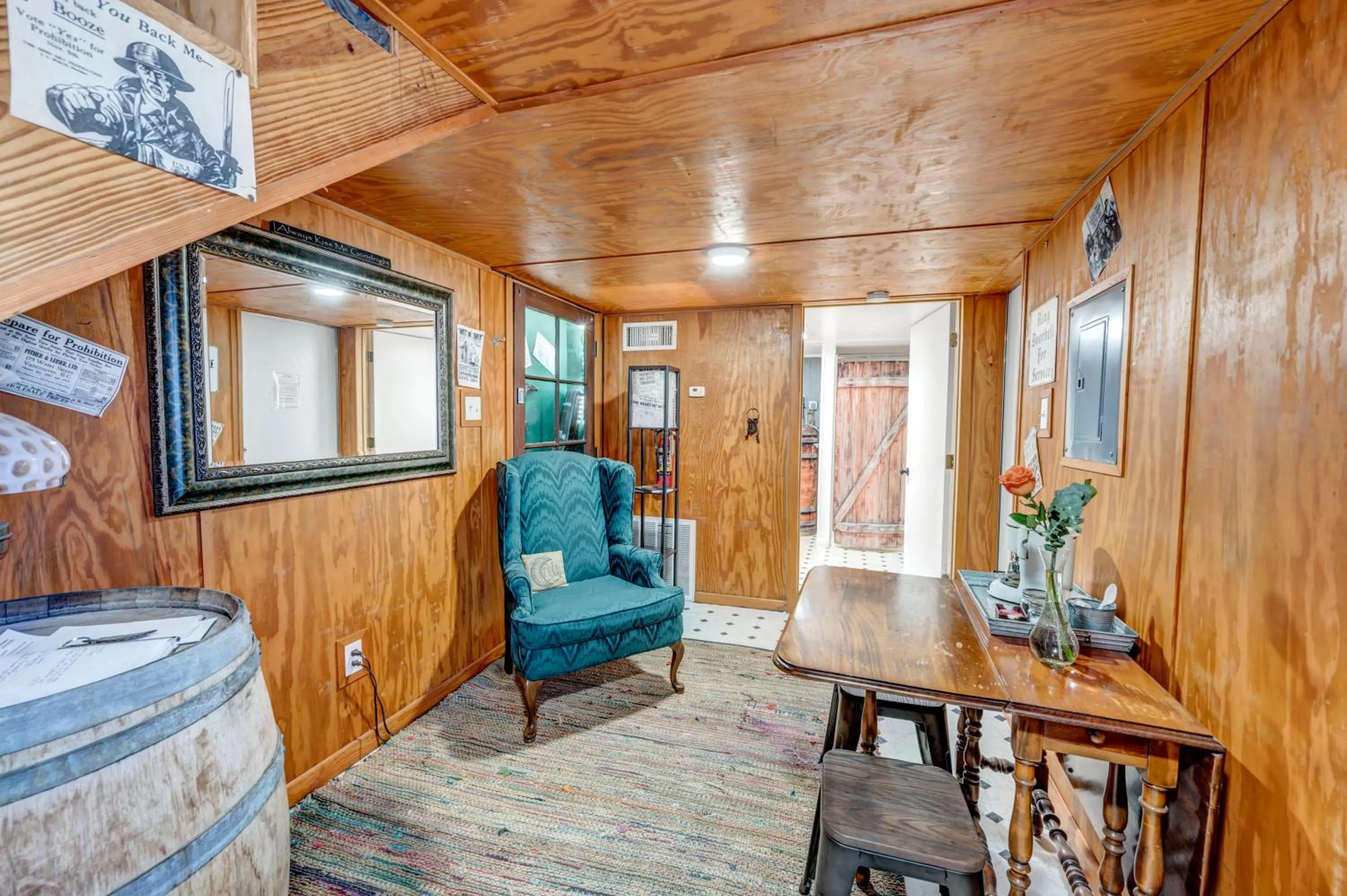 Seating area in Full Moon Inn