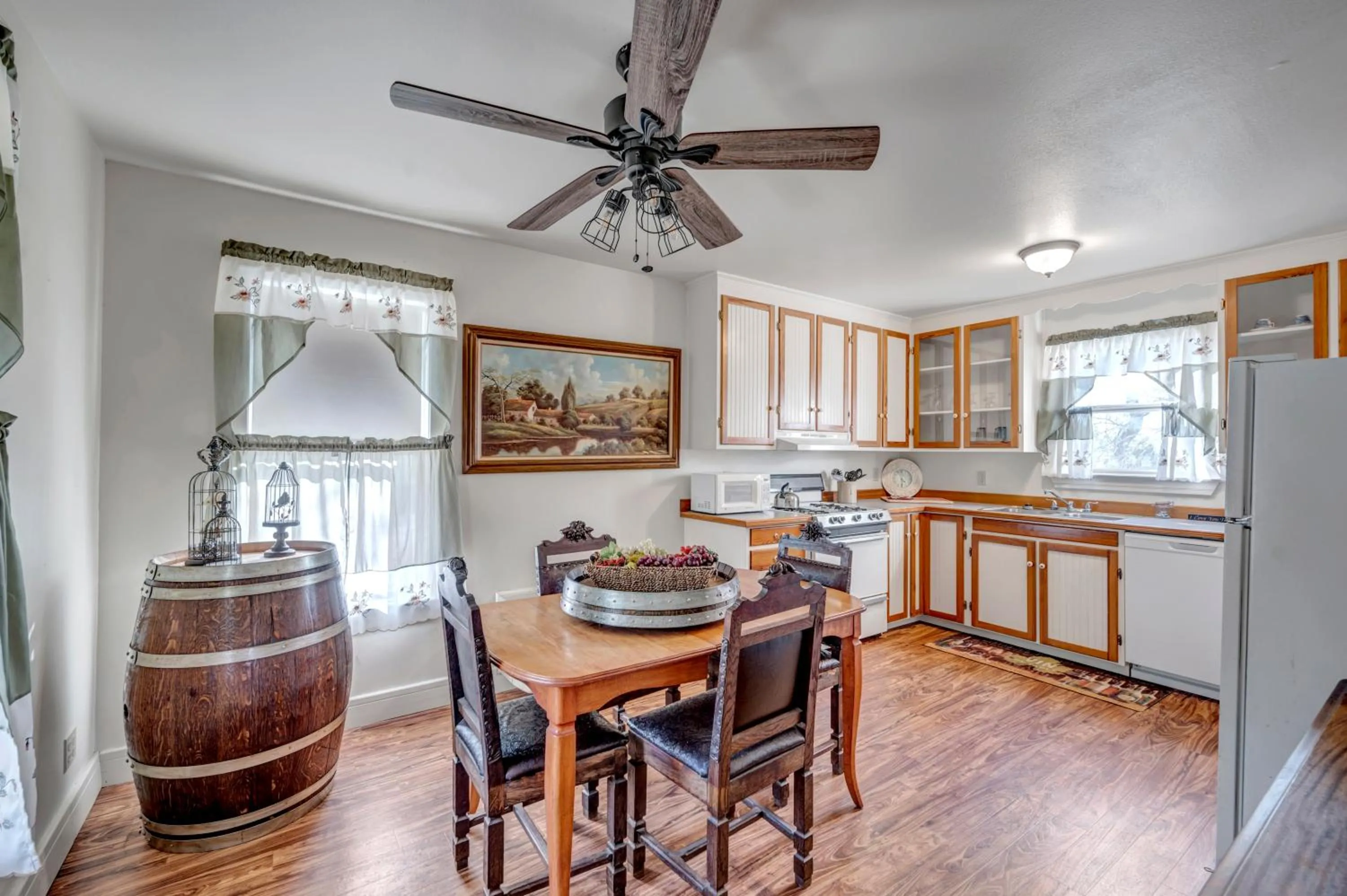 Kitchen or kitchenette in Full Moon Inn