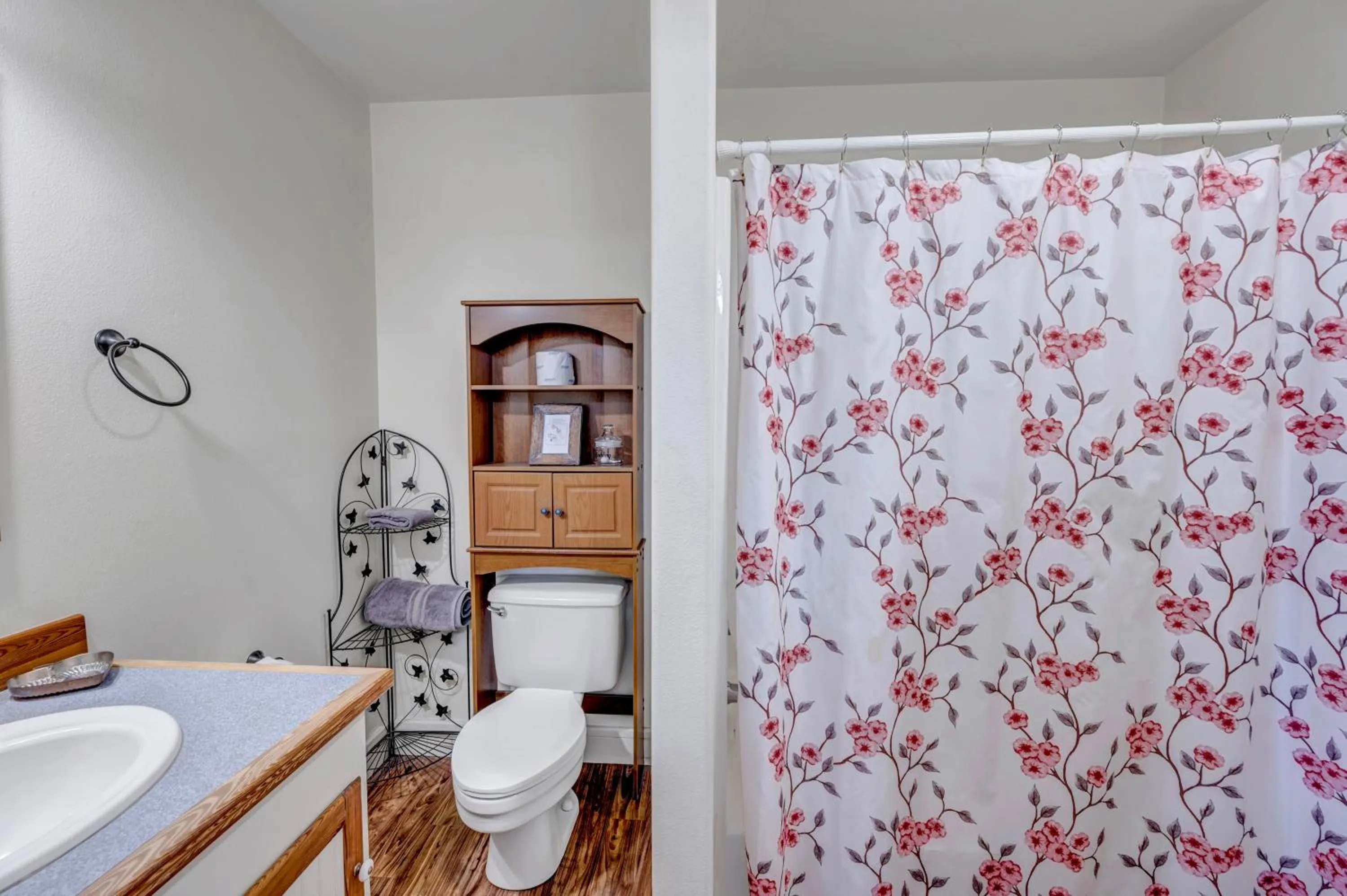 Shower in Full Moon Inn