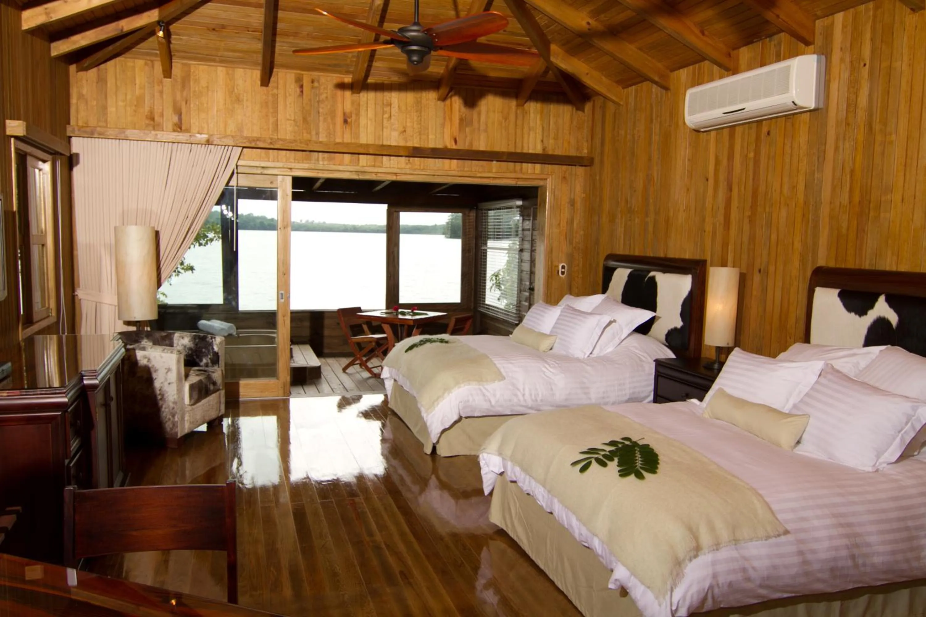 Photo of the whole room, Bed in Las Lagunas Boutique Hotel