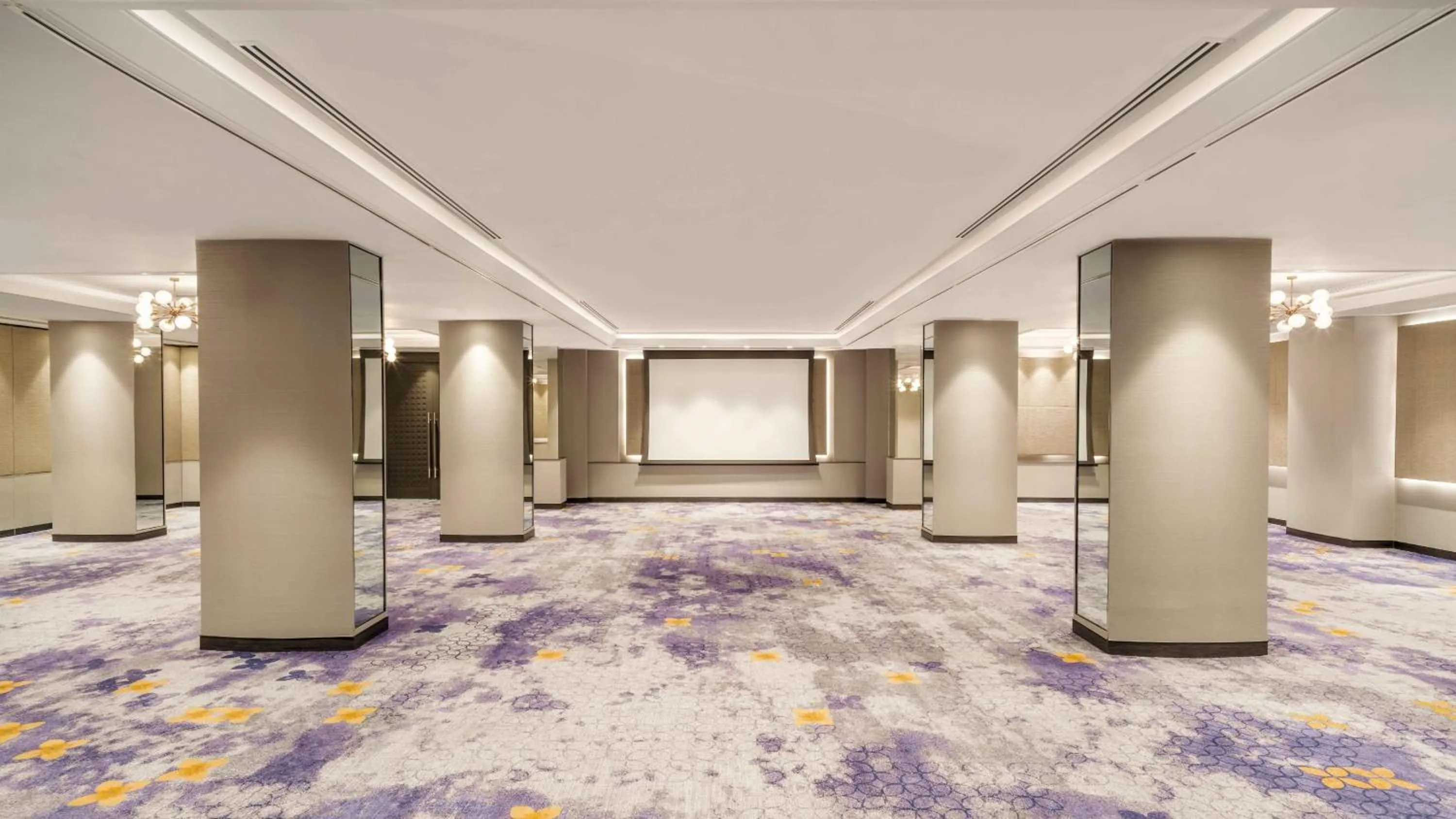 Meeting/conference room in Holiday Inn Bangkok by IHG
