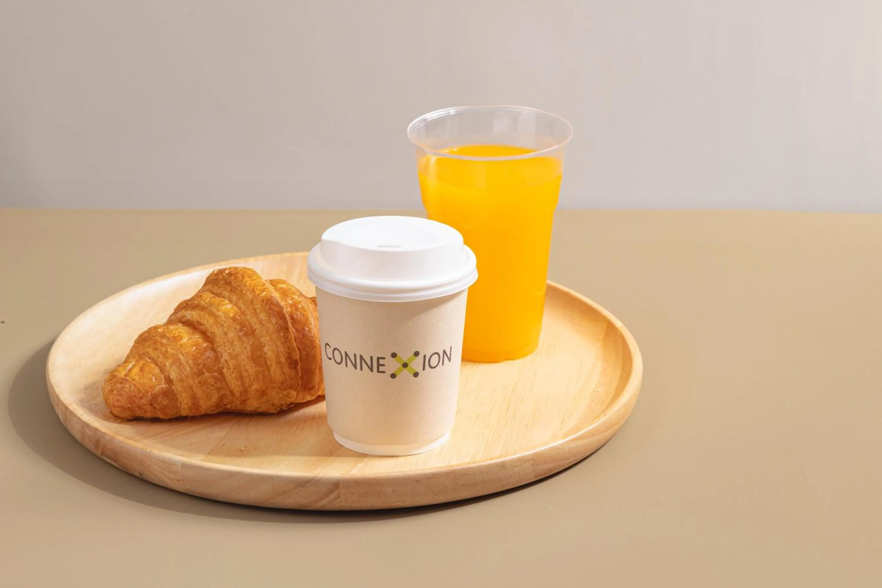 Restaurant/places to eat in Holiday Inn Bangkok by IHG