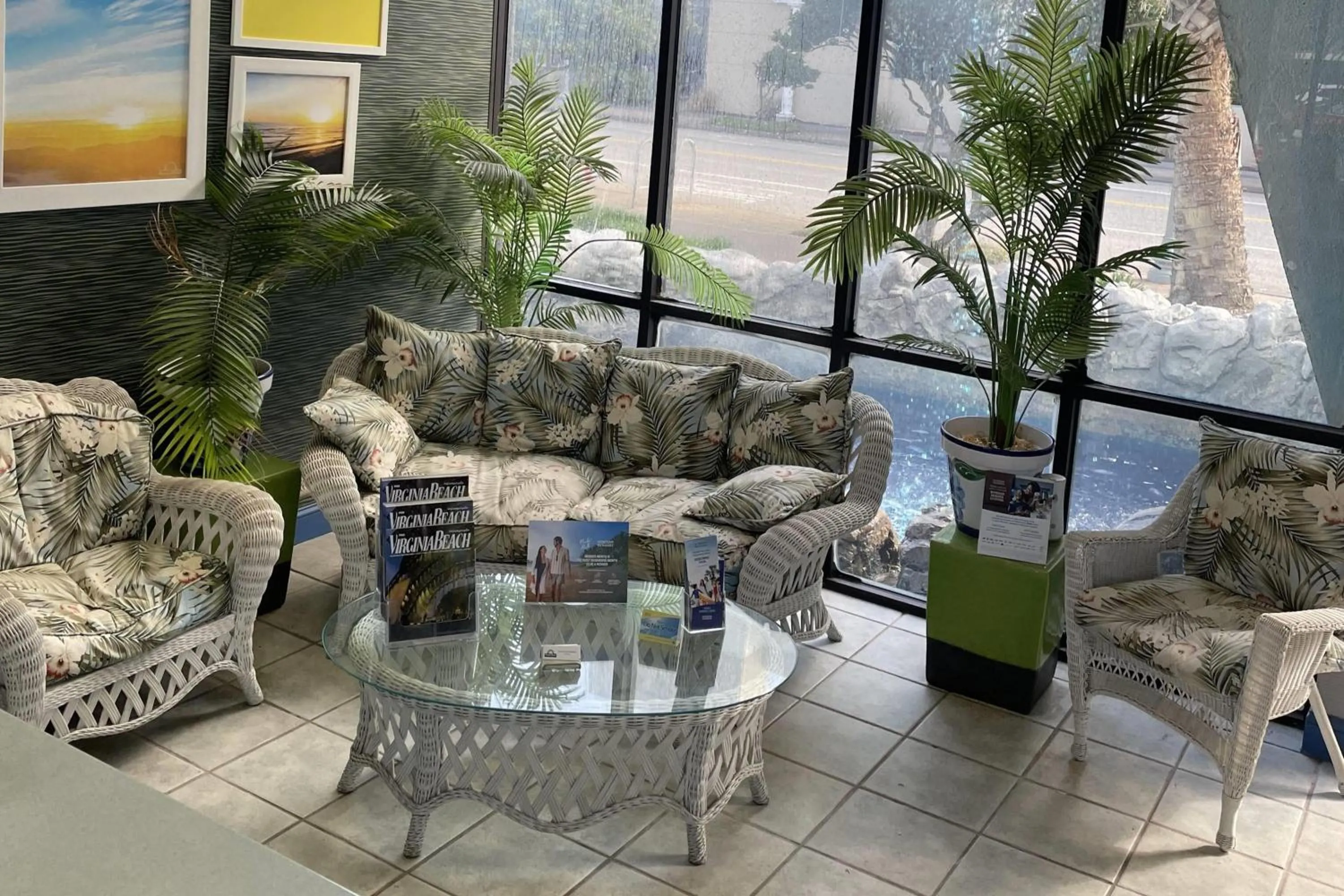 Lobby or reception in Days Inn by Wyndham Virginia Beach At The Beach