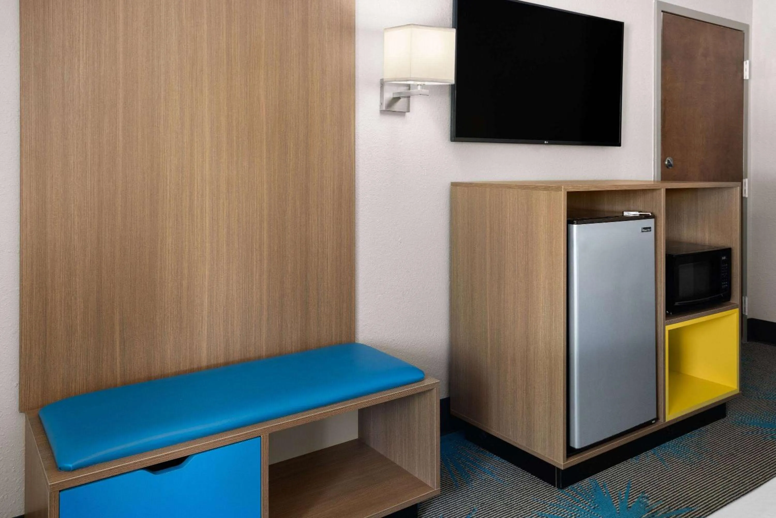 Photo of the whole room in Days Inn by Wyndham Acworth