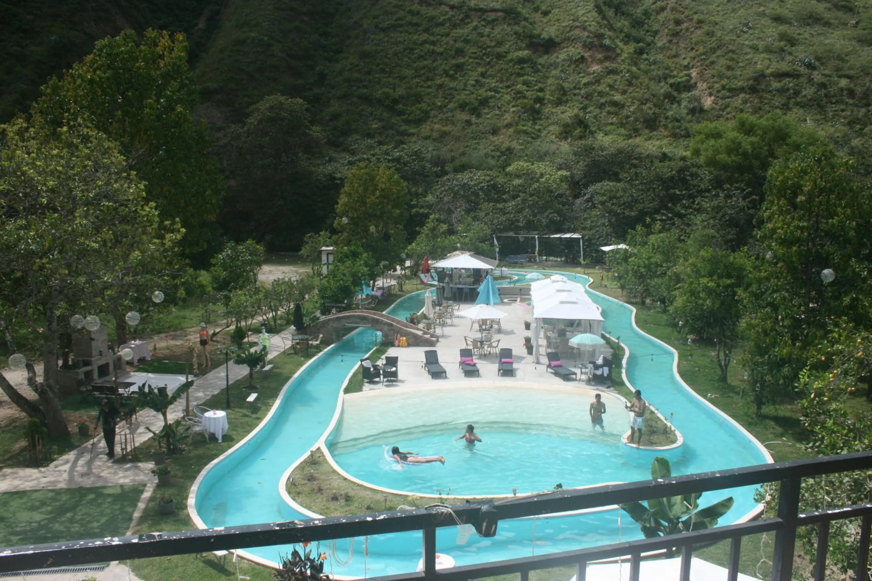 Restaurant/places to eat in Zoila's Suite Escape