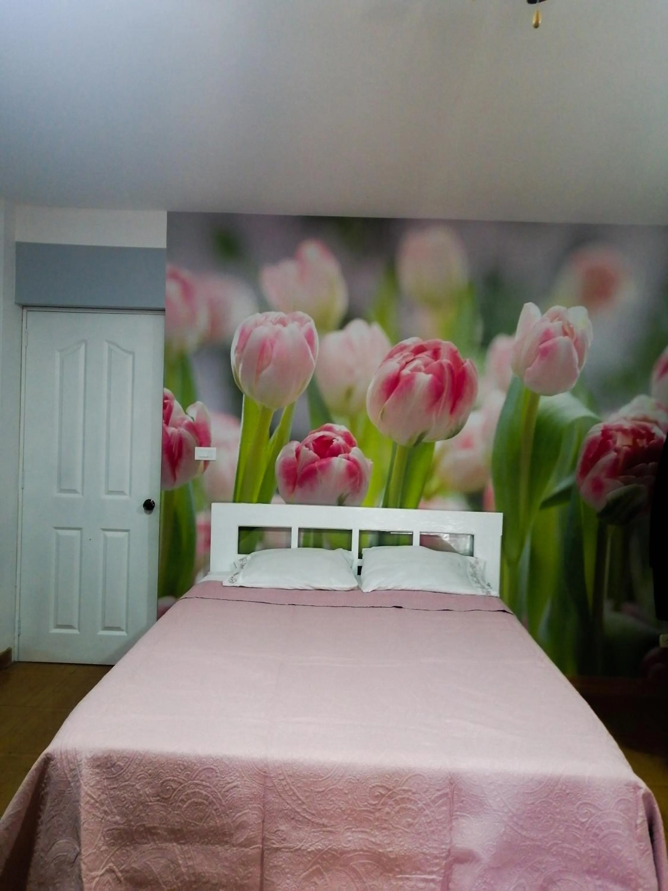 Bedroom, Bed in Zoila's Suite Escape