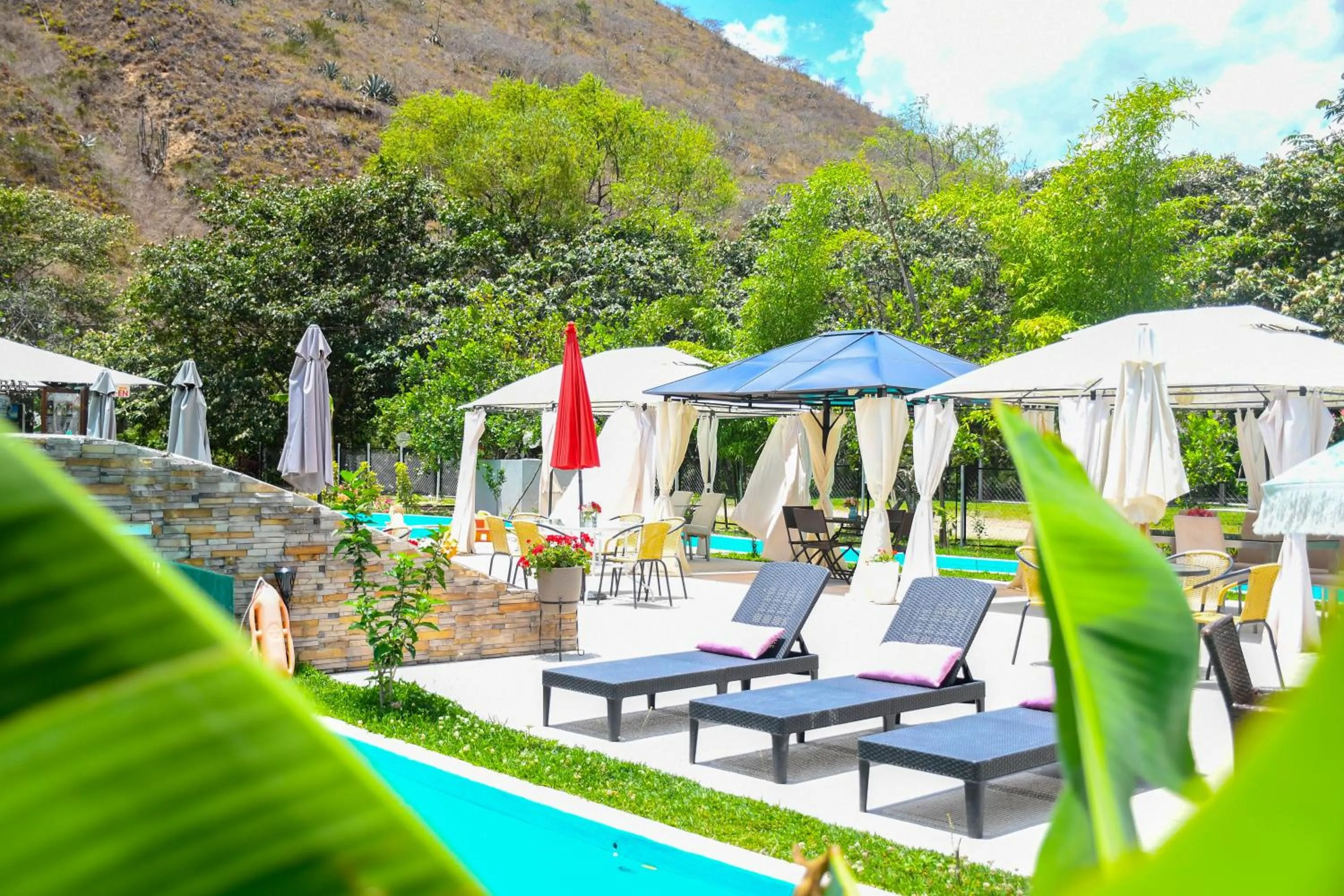 Swimming pool in Zoila's Suite Escape