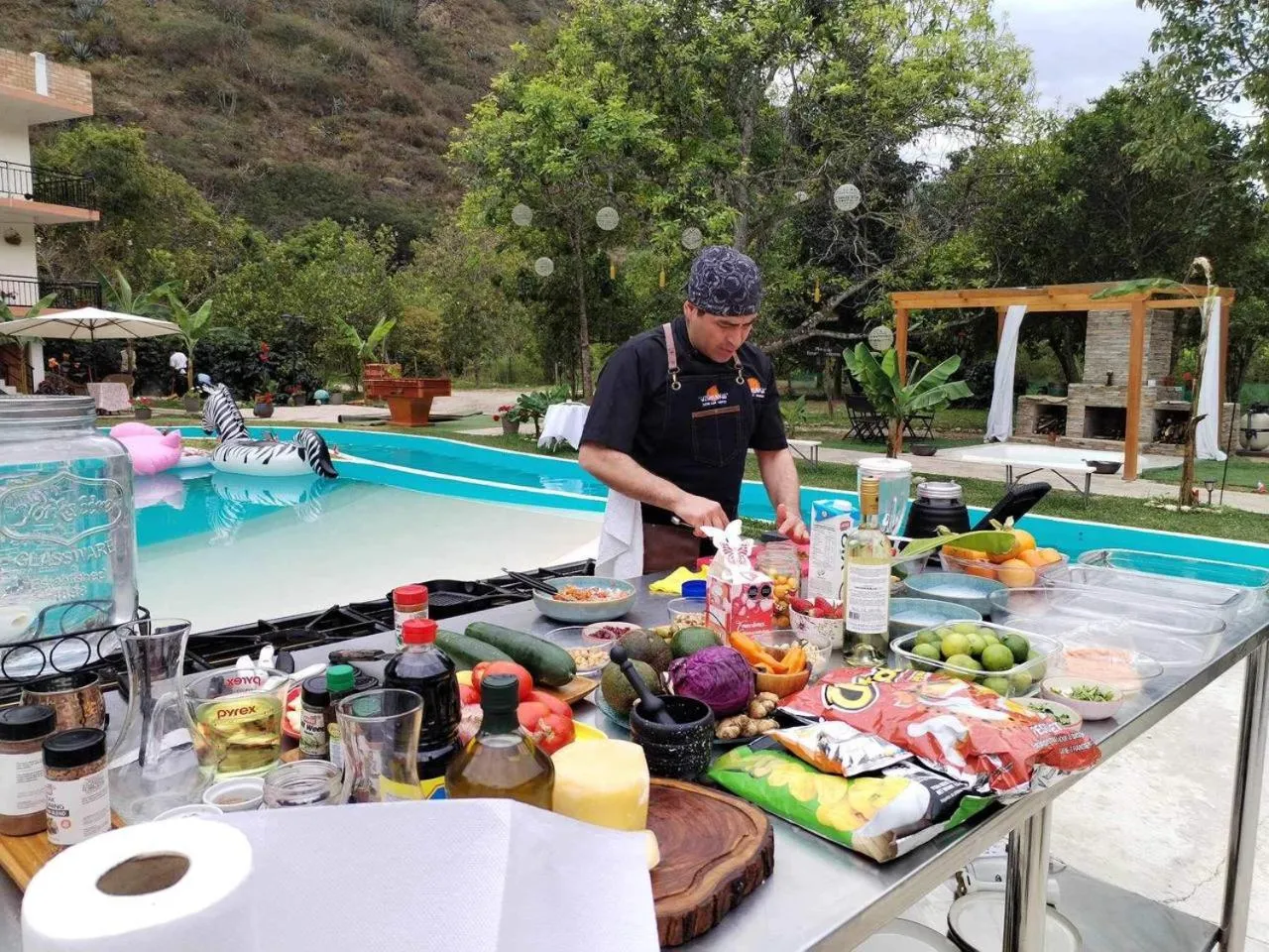 Entertainment in Zoila's Suite Escape