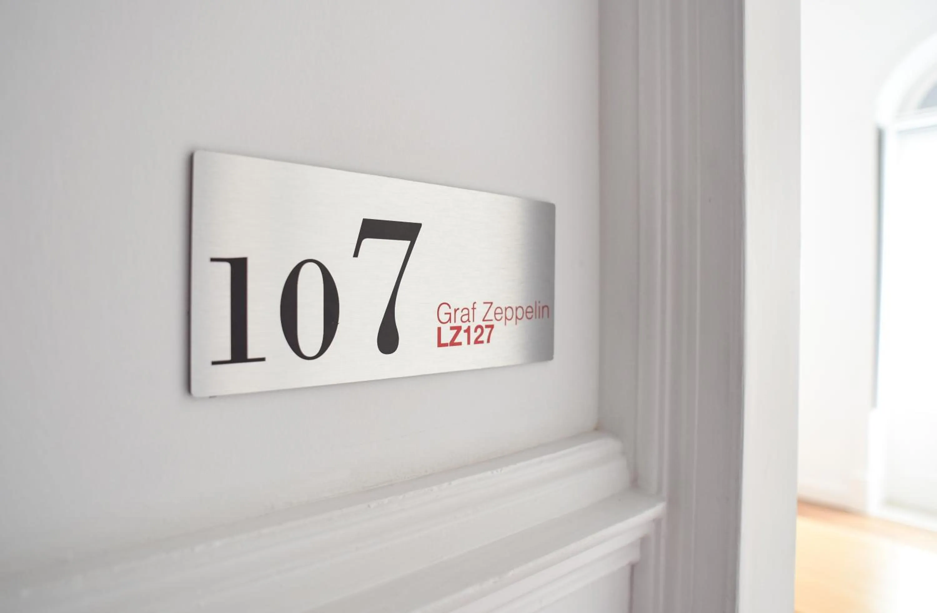 Logo/Certificate/Sign in Internacional Azores Boutique