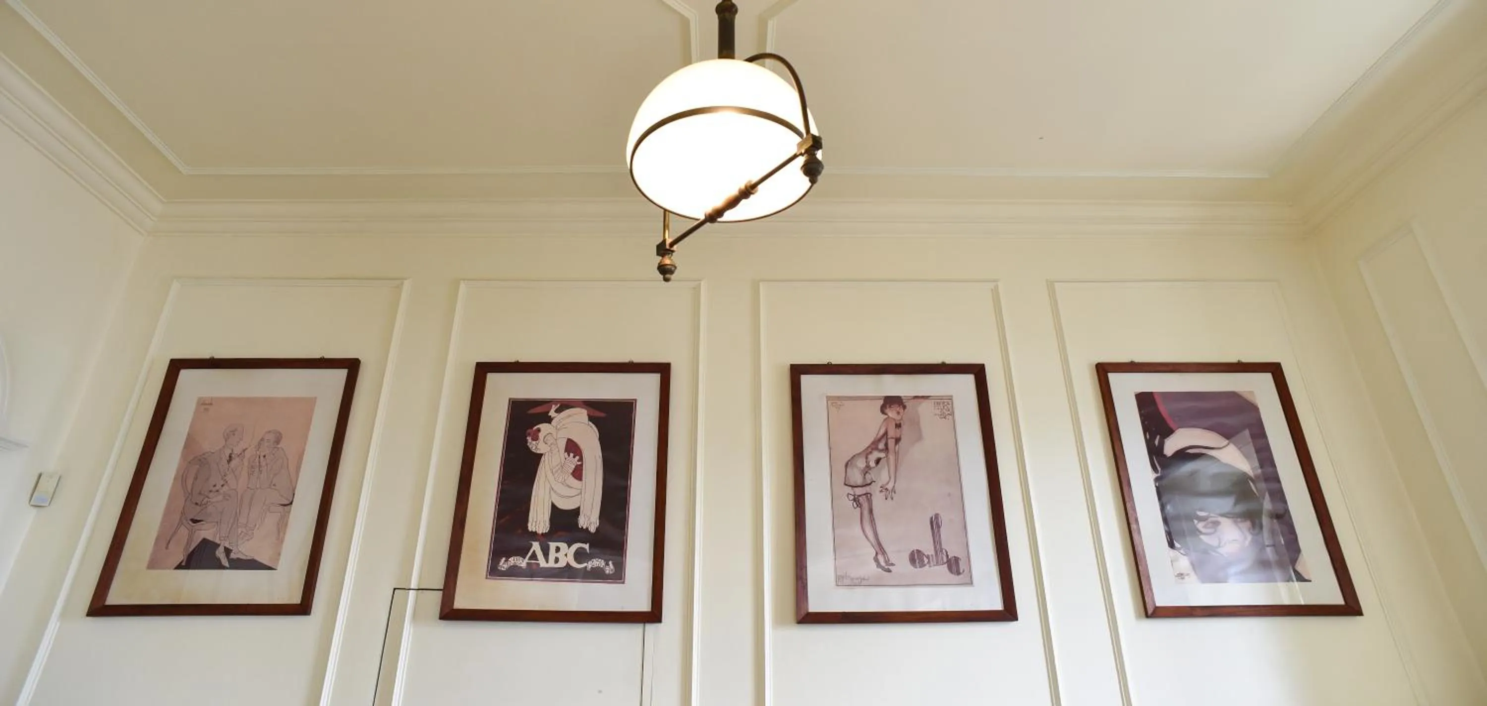 Lounge or bar in Internacional Azores Boutique