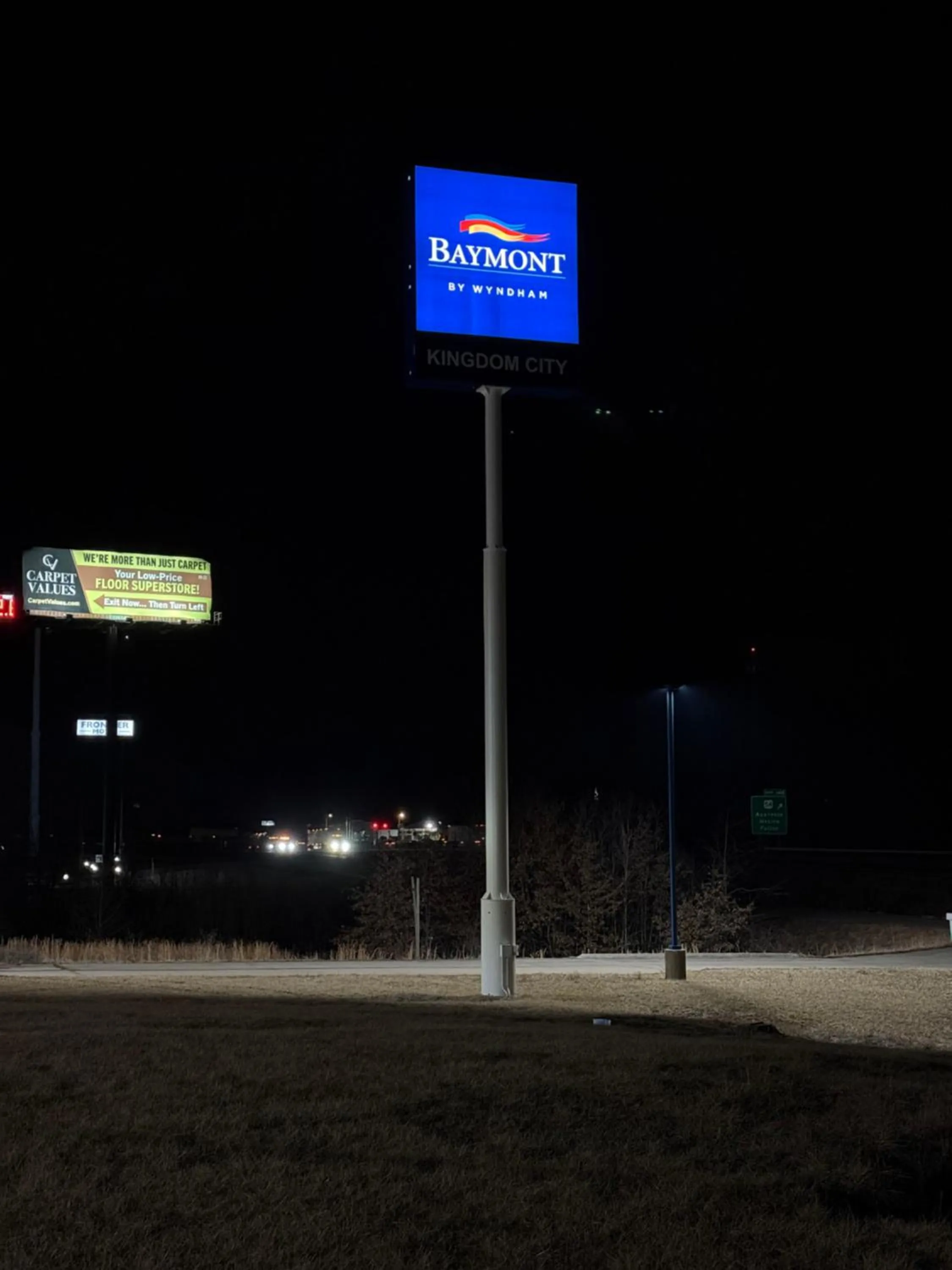 Logo/Certificate/Sign in Baymont by Wyndham Kingdom City