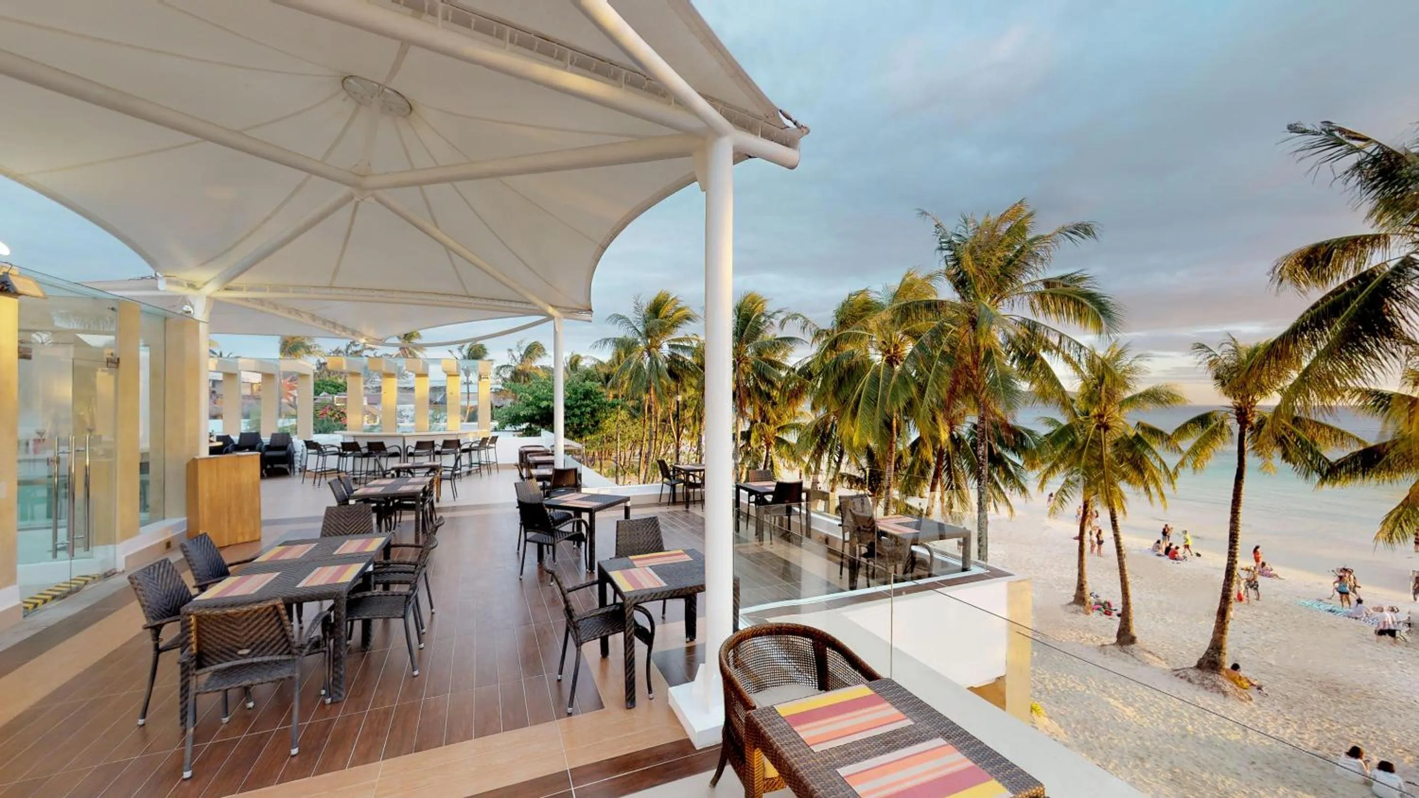 Restaurant/places to eat in The District Boracay