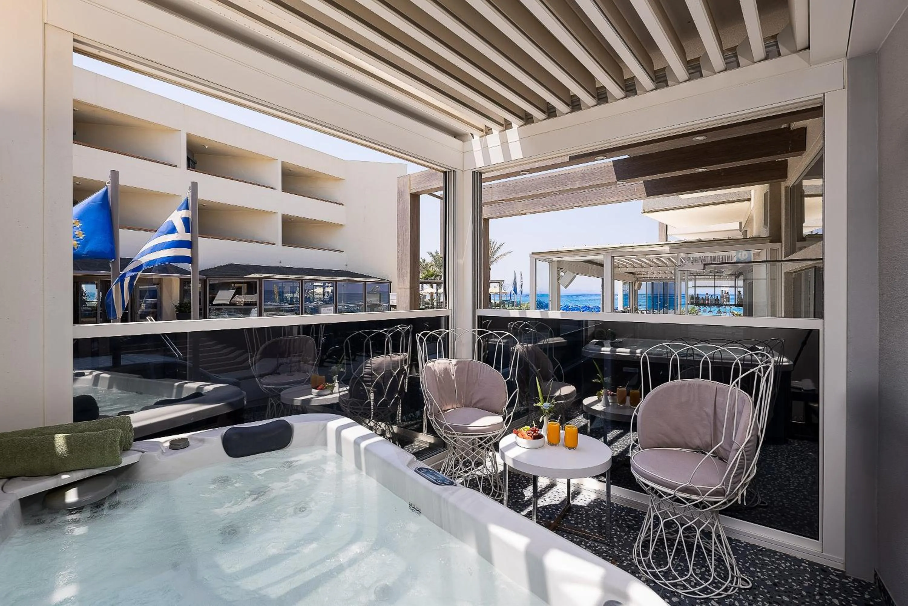 Day in Pearl SeaBreeze Suites