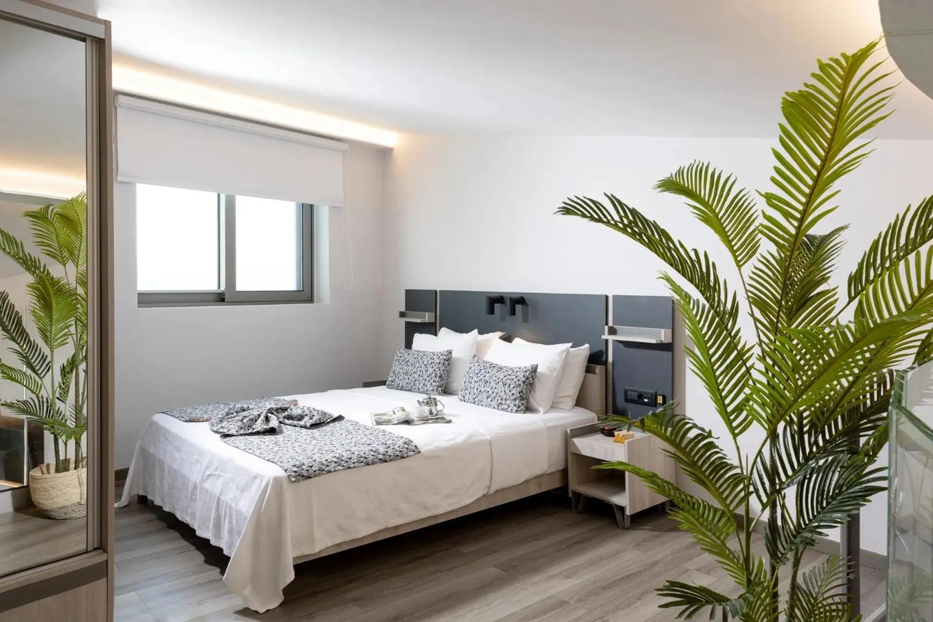 Bed in Pearl SeaBreeze Suites