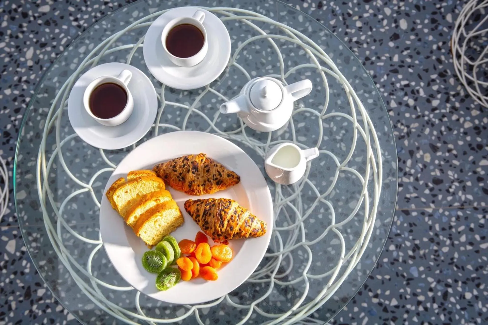 Coffee/tea facilities in Pearl SeaBreeze Suites
