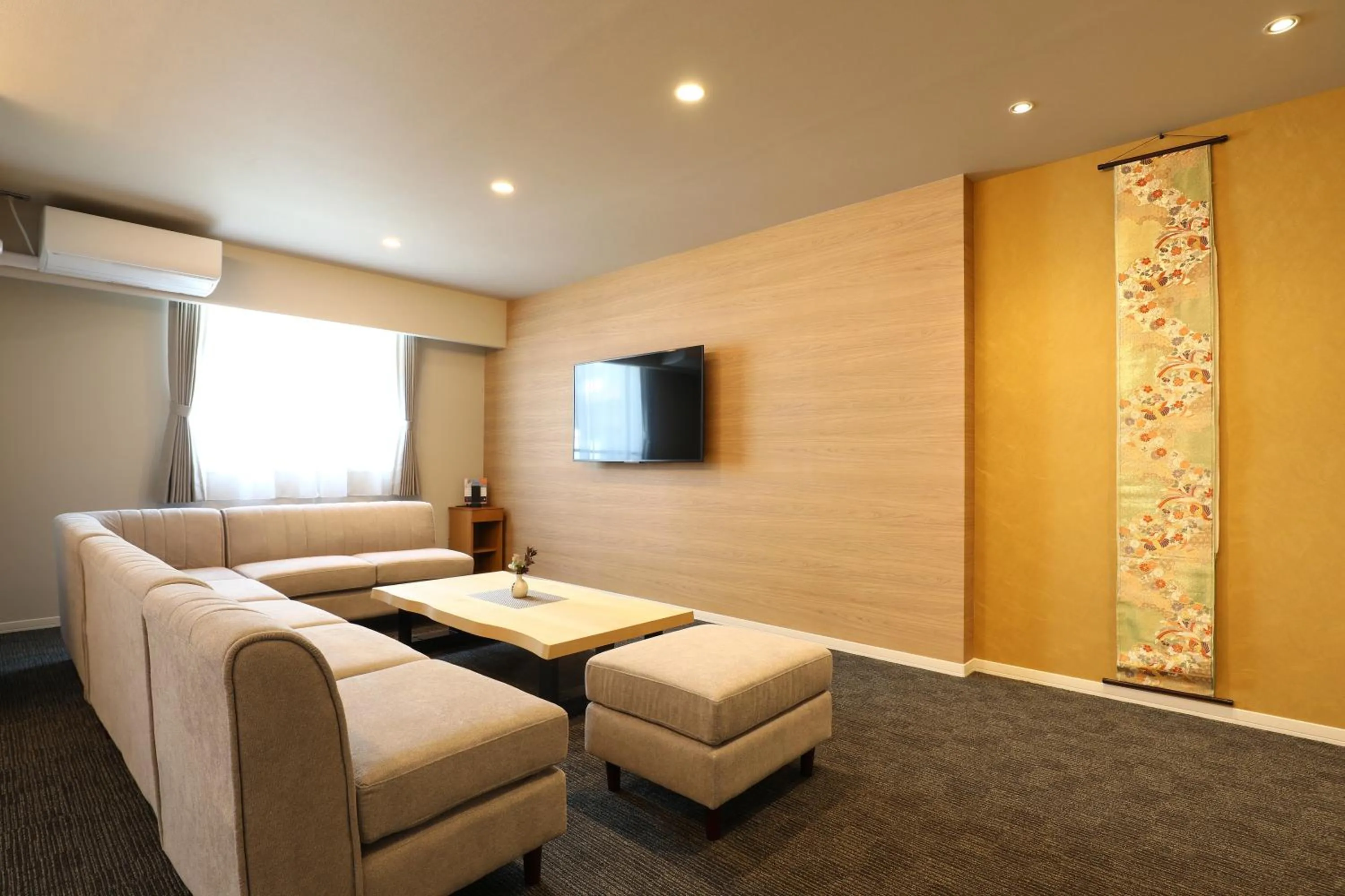 Photo of the whole room in HOTEL COCON