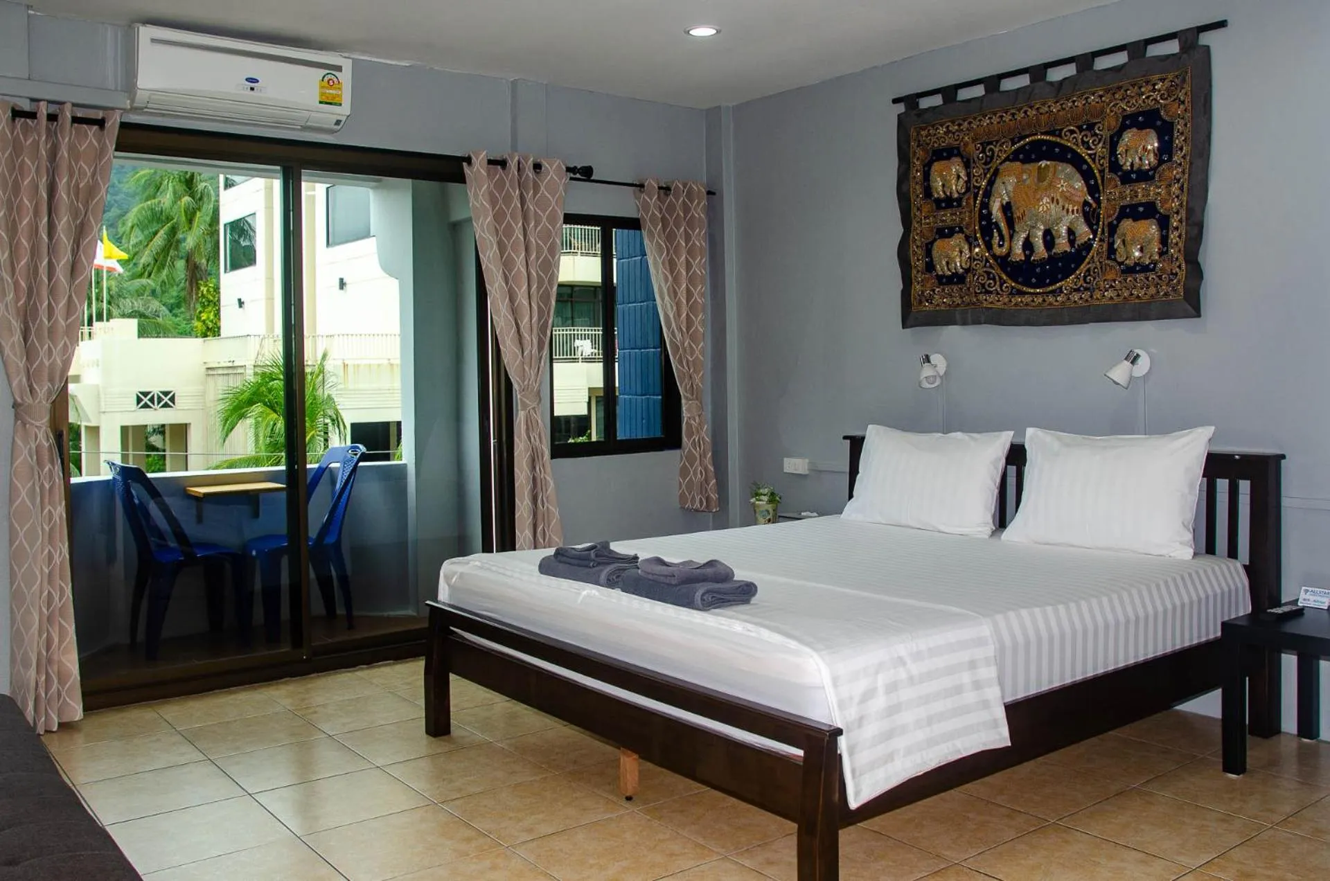 Bed in Allstar Guesthouse