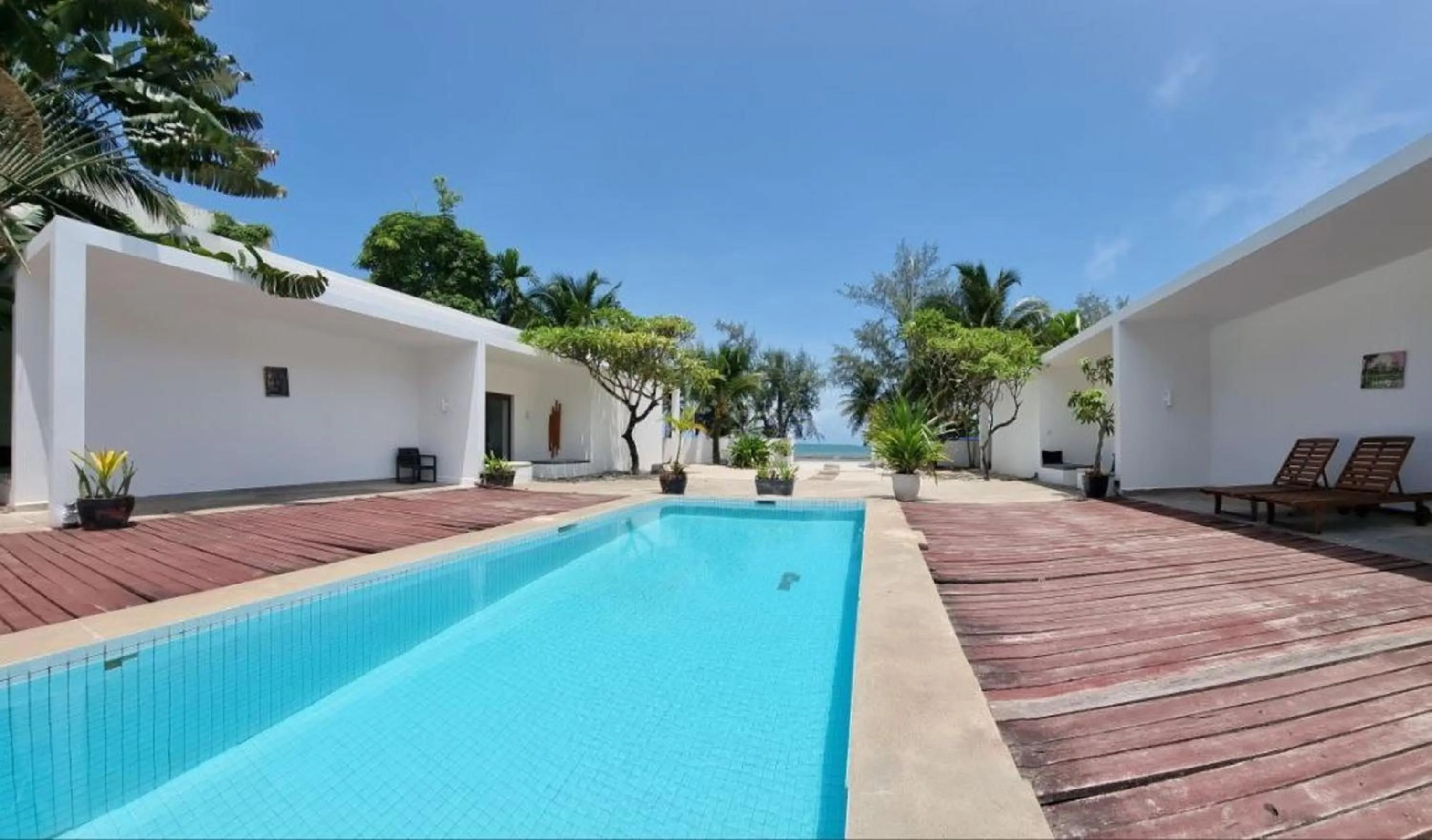 Swimming pool in Mittali Beach Hotel