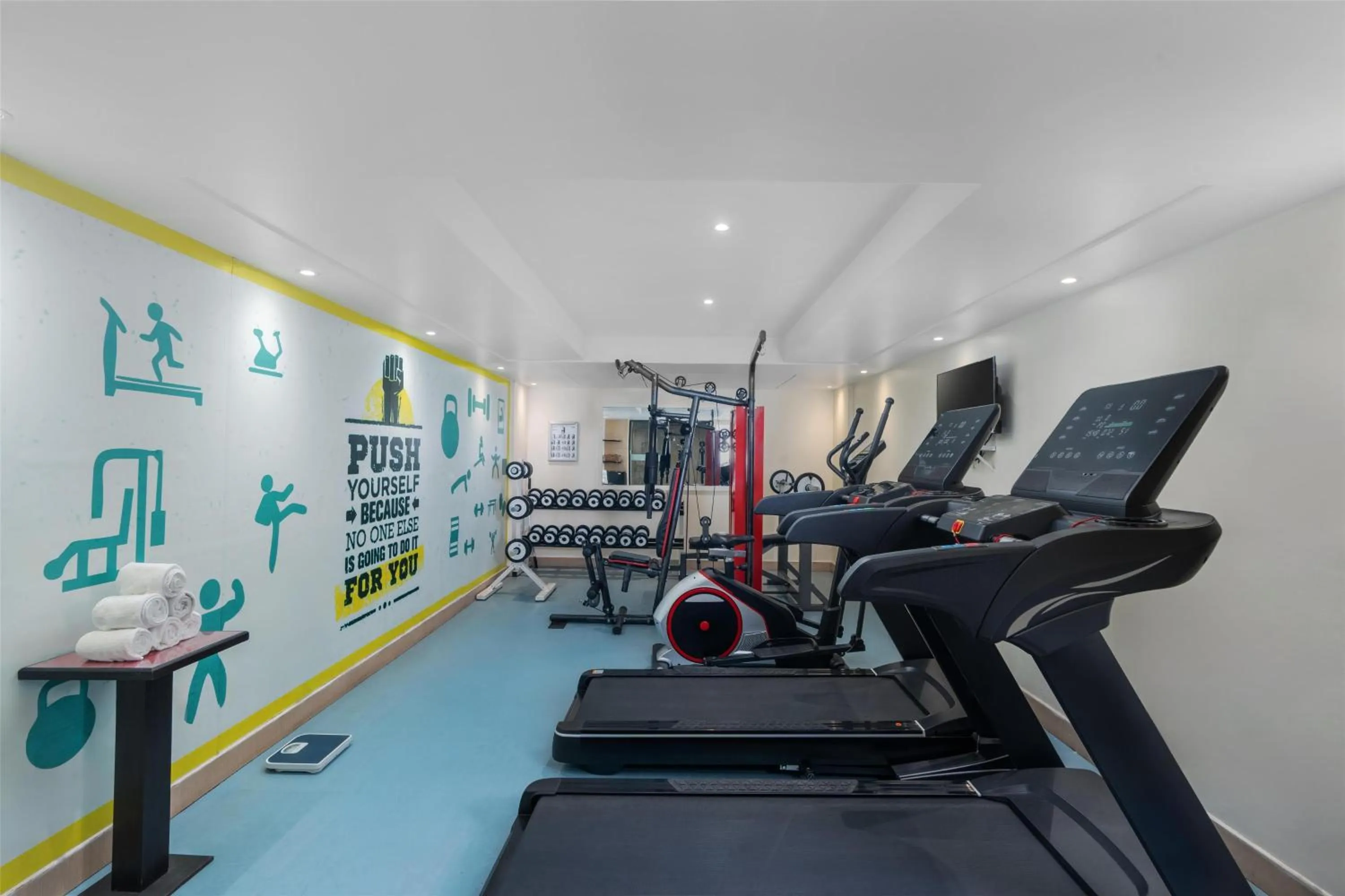 Fitness centre/facilities in Country Inn & Suites By Radisson Navi Mumbai