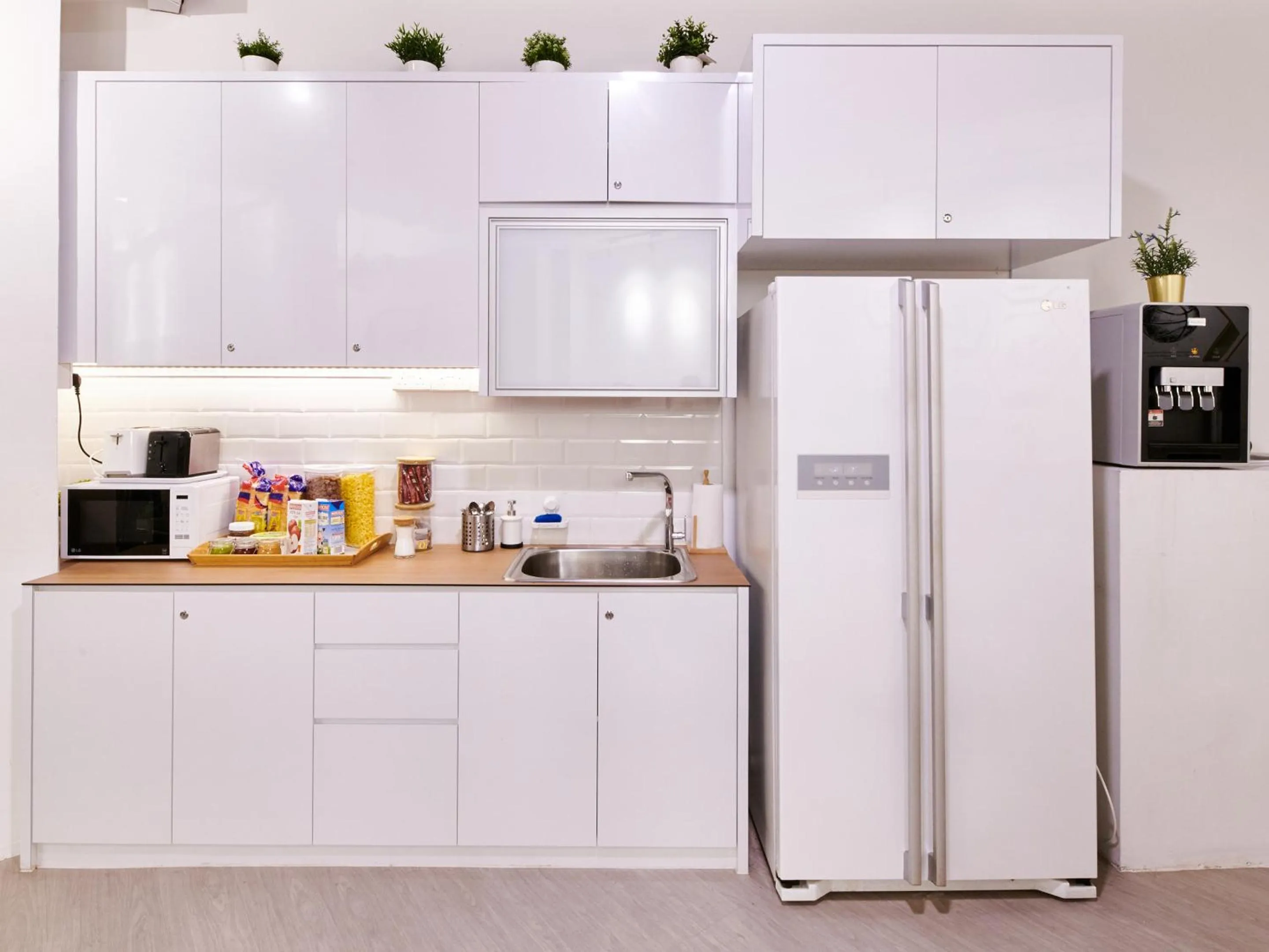 Kitchen or kitchenette in BEAT. Sports Hostel