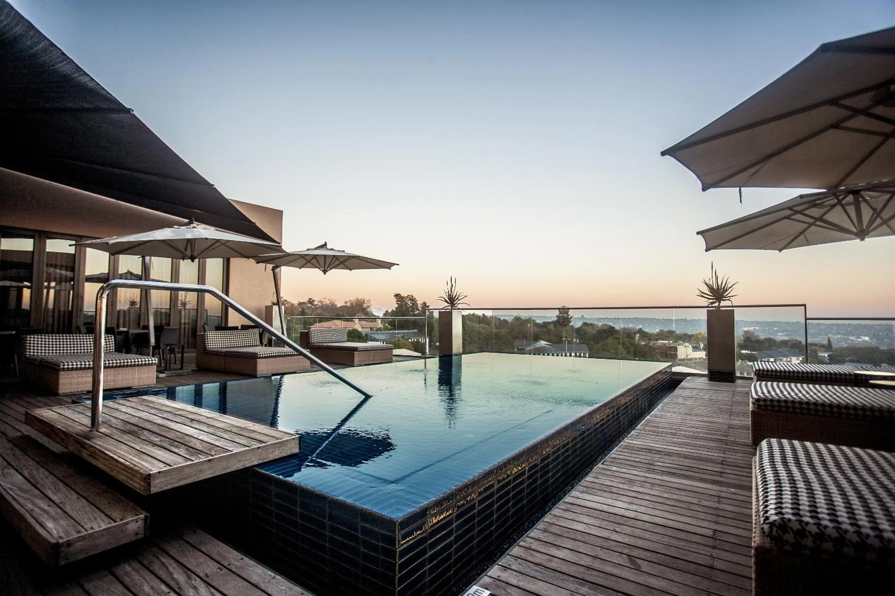 Swimming pool in Southern Sun Hyde Park Sandton