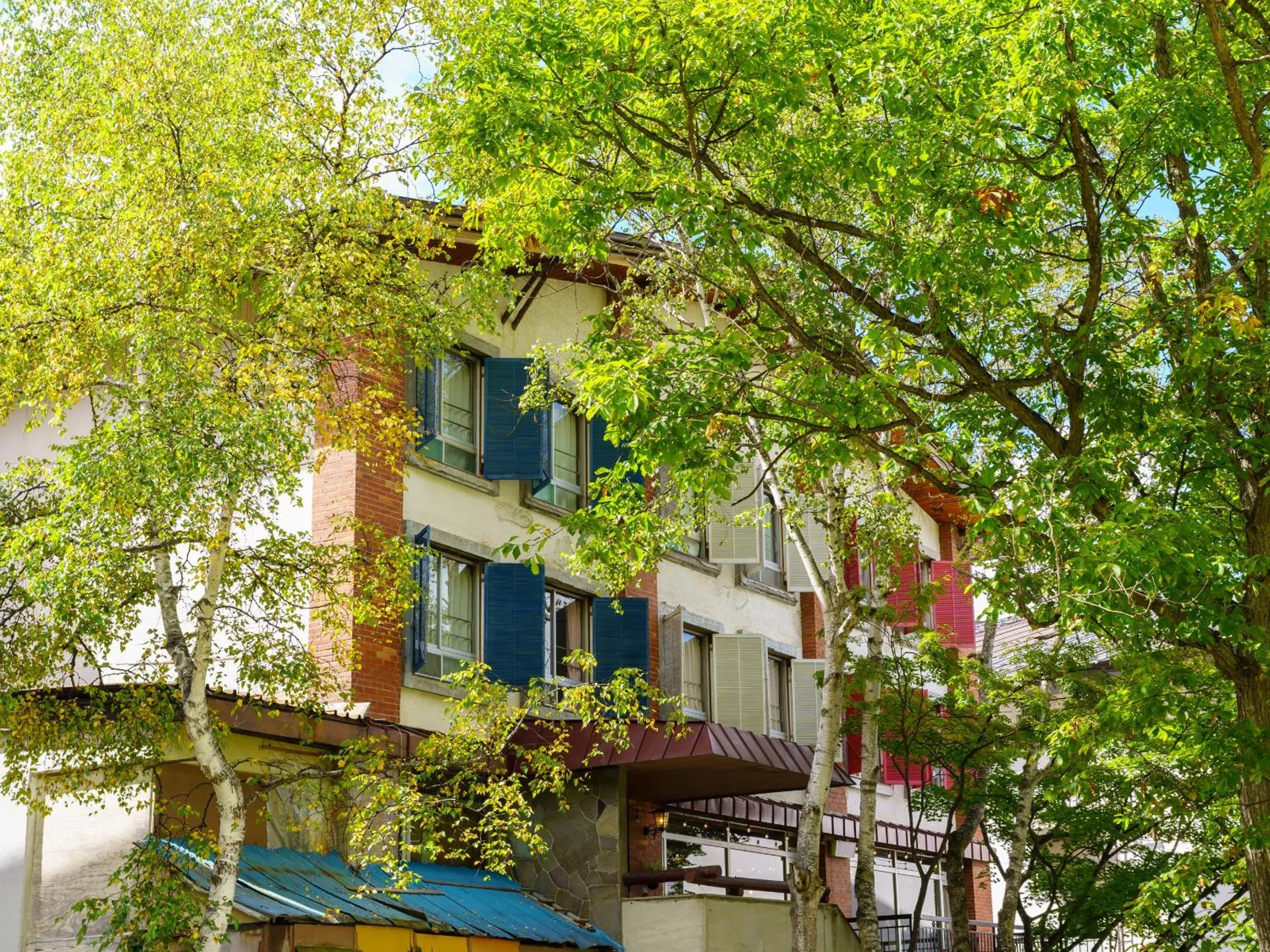 Property building in Villa Alpen