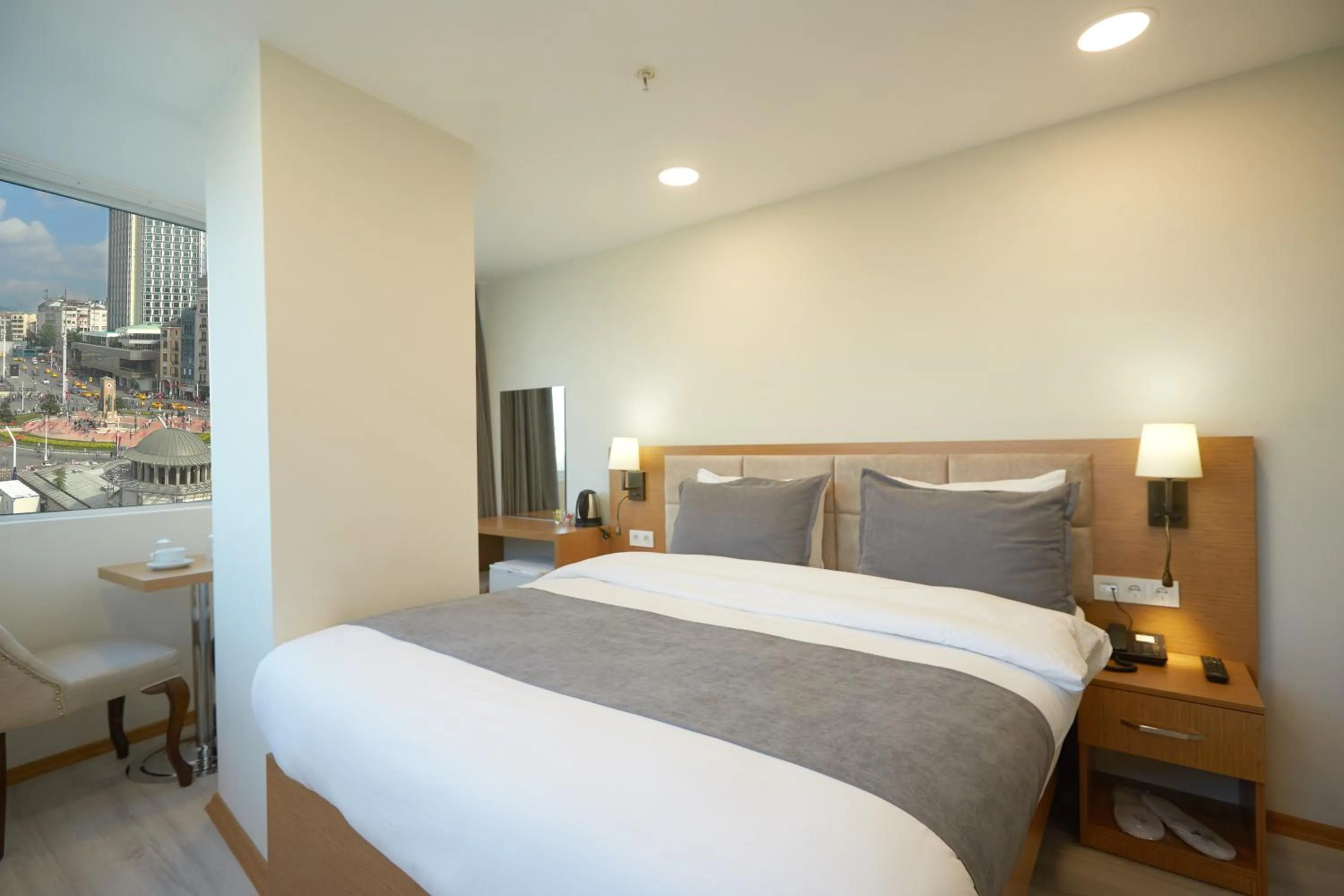 Bed in Kartal Palace Taksim Square FAMILY HOTEL