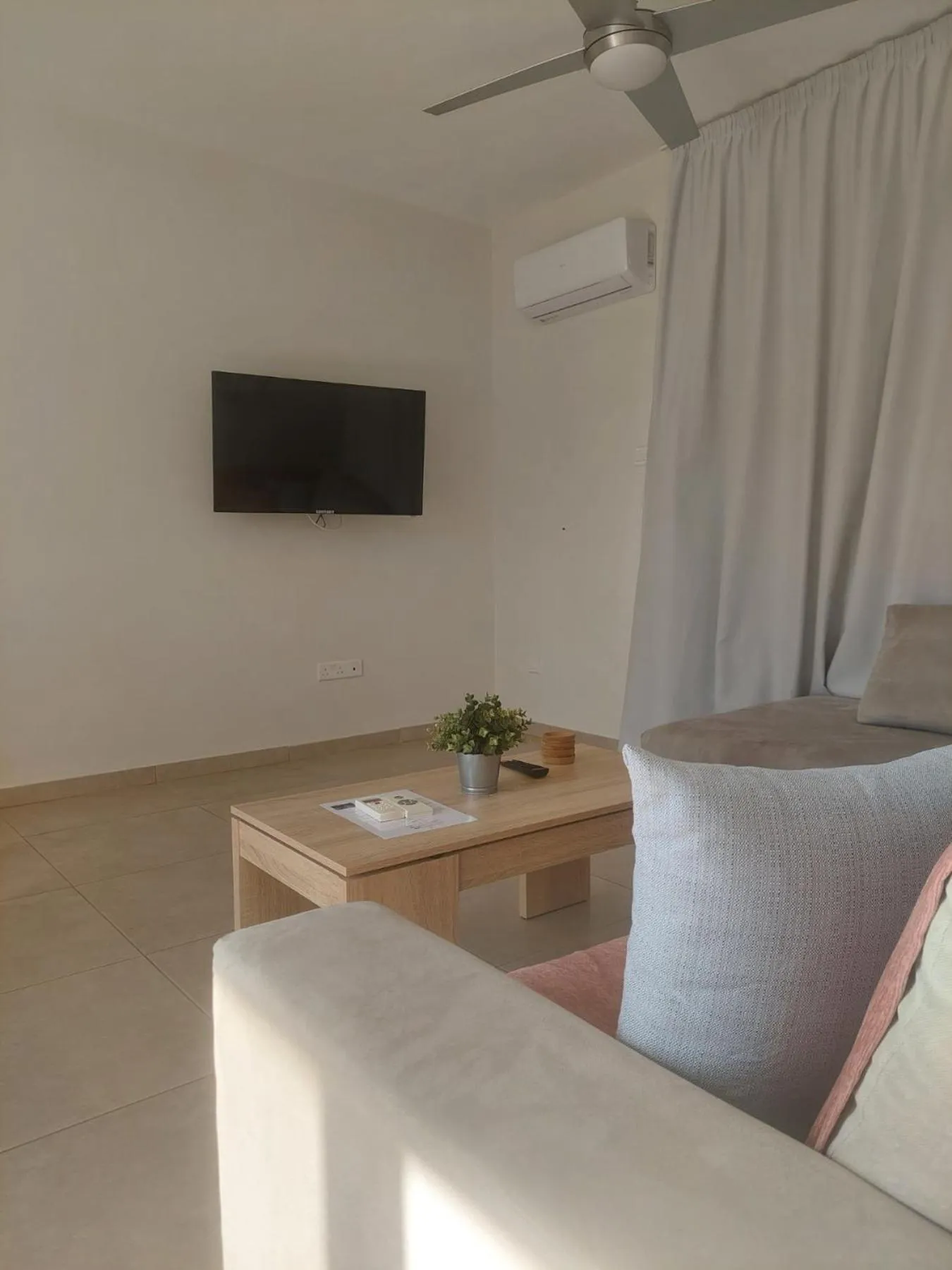 TV and multimedia in Proteas Mare Suites