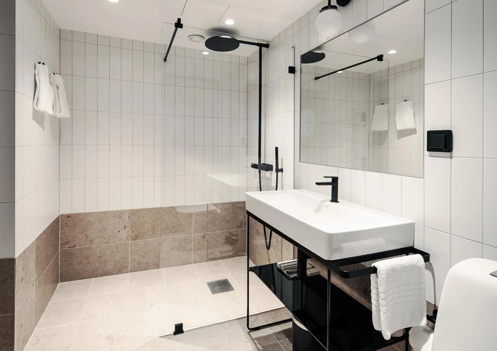 Shower in Sandhamn Seglarhotell