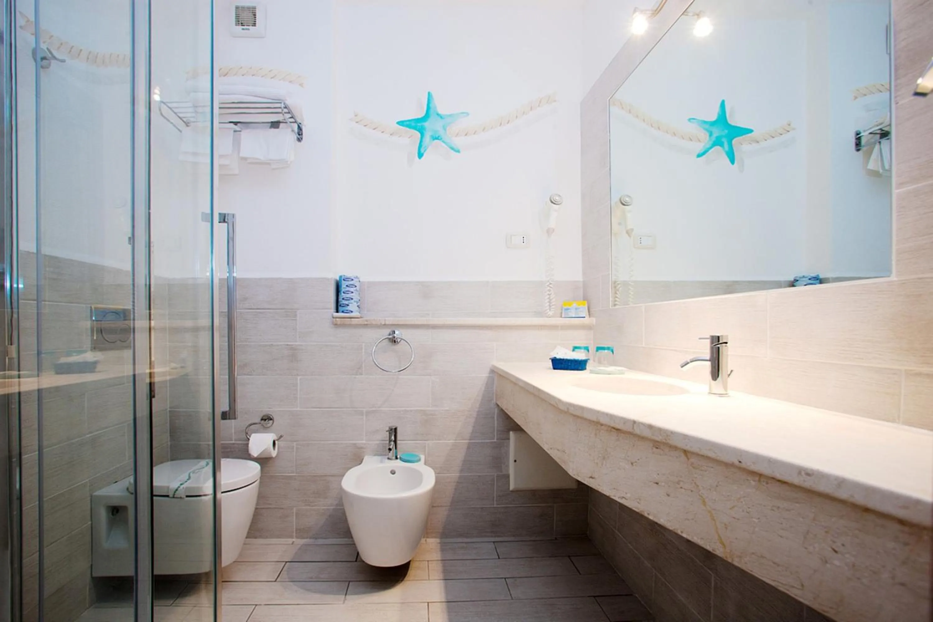 Shower in Hotel Corallaro