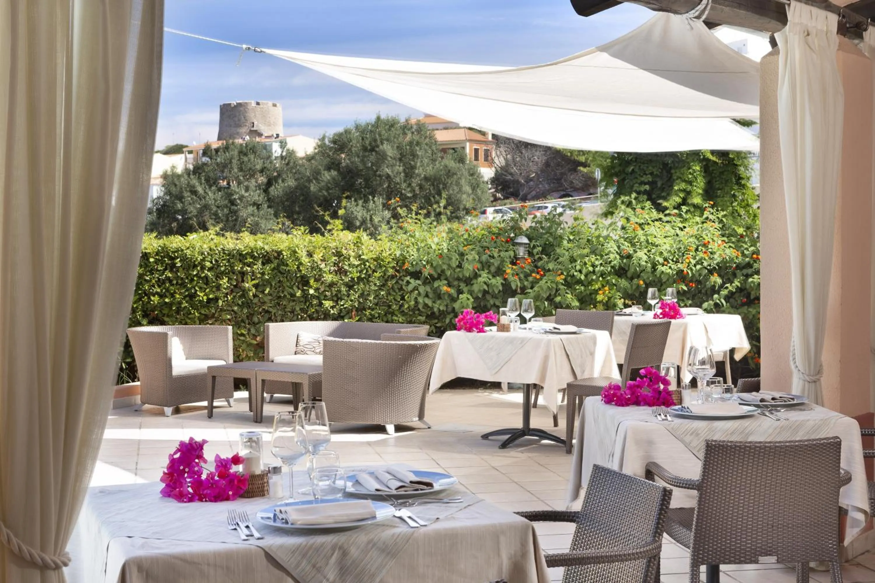 Restaurant/places to eat in Hotel Corallaro