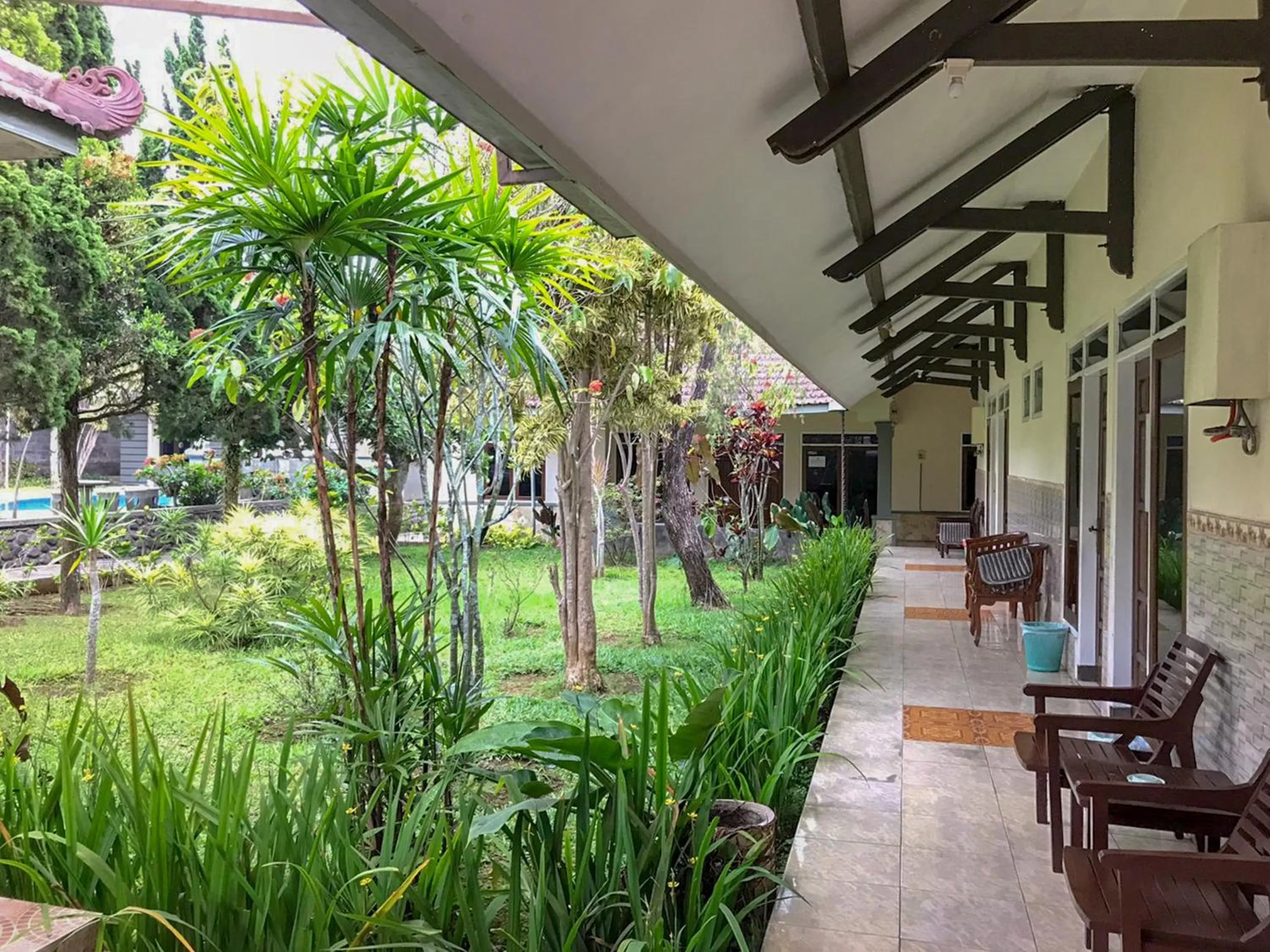 Seating area in Villa Bunga Guest House RedPartner