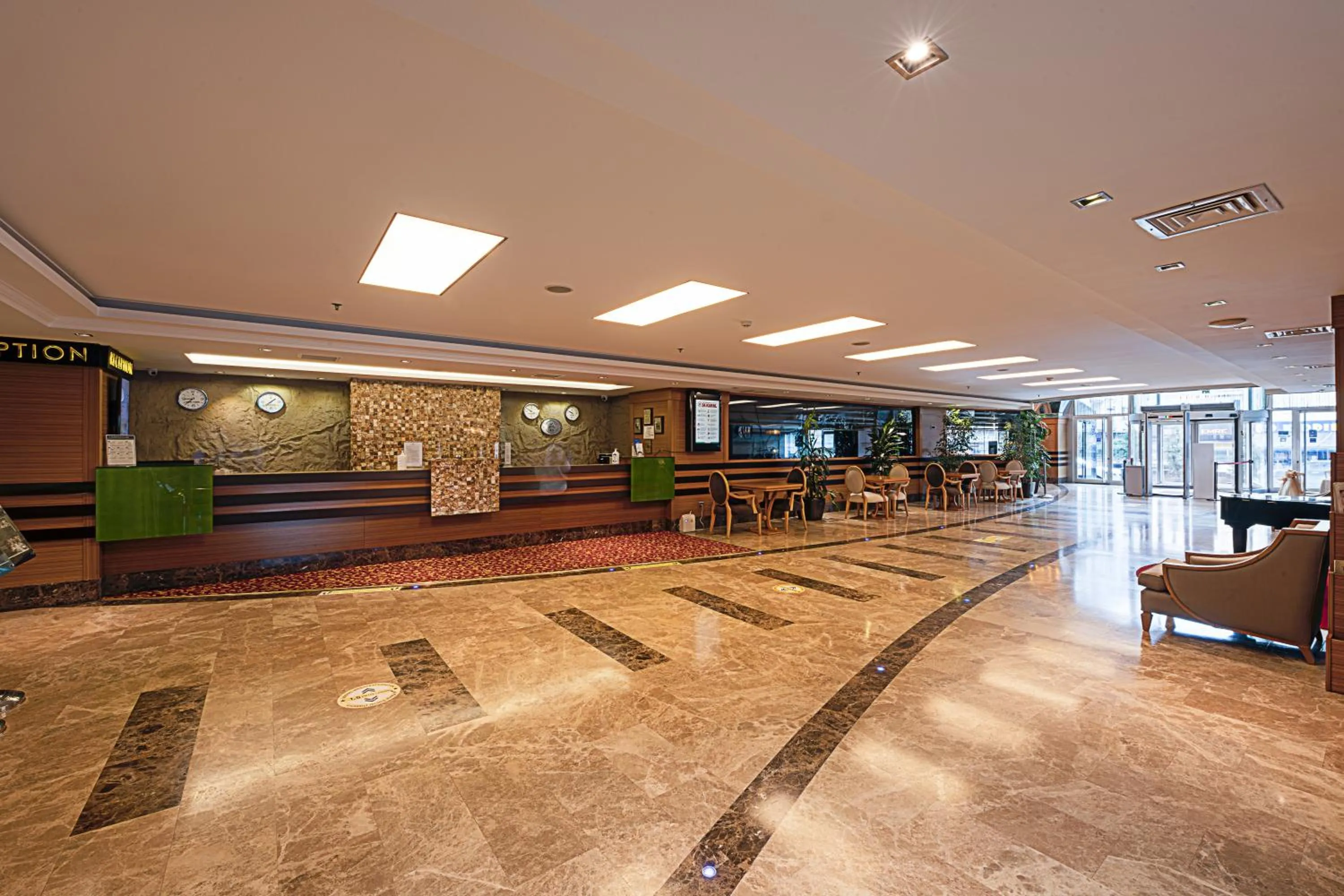 Lobby or reception in Dream Hill Business Deluxe Hotel Asia