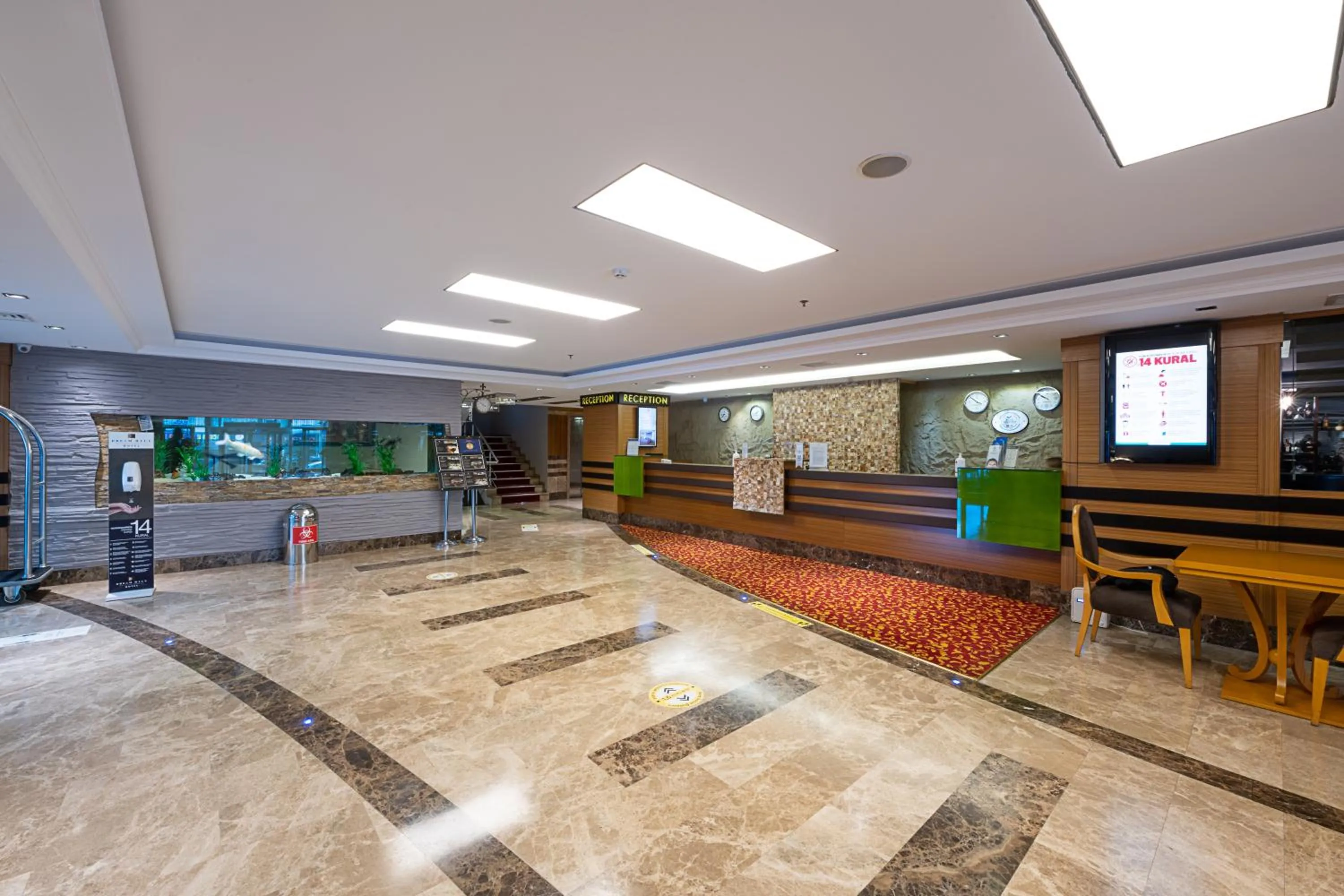 Lobby or reception in Dream Hill Business Deluxe Hotel Asia