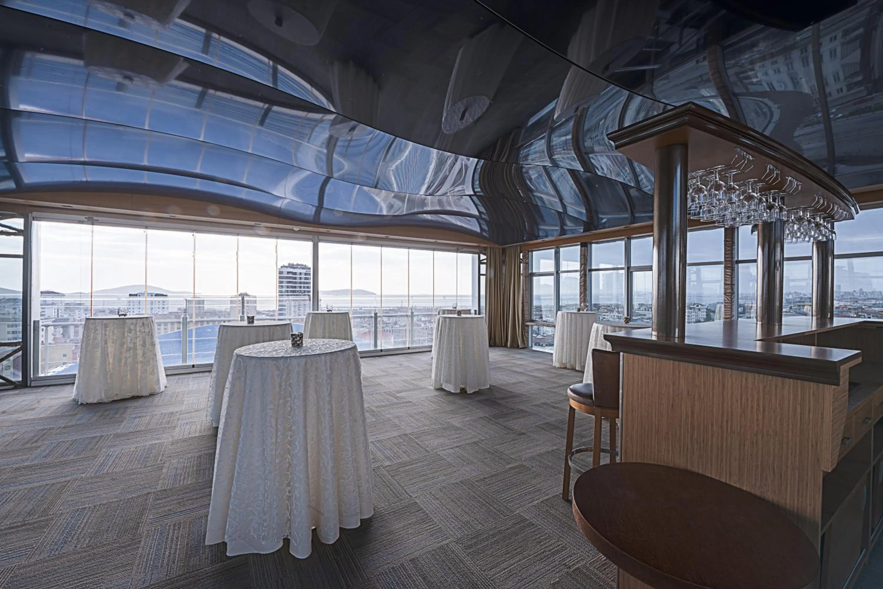 Balcony/Terrace in Dream Hill Business Deluxe Hotel Asia