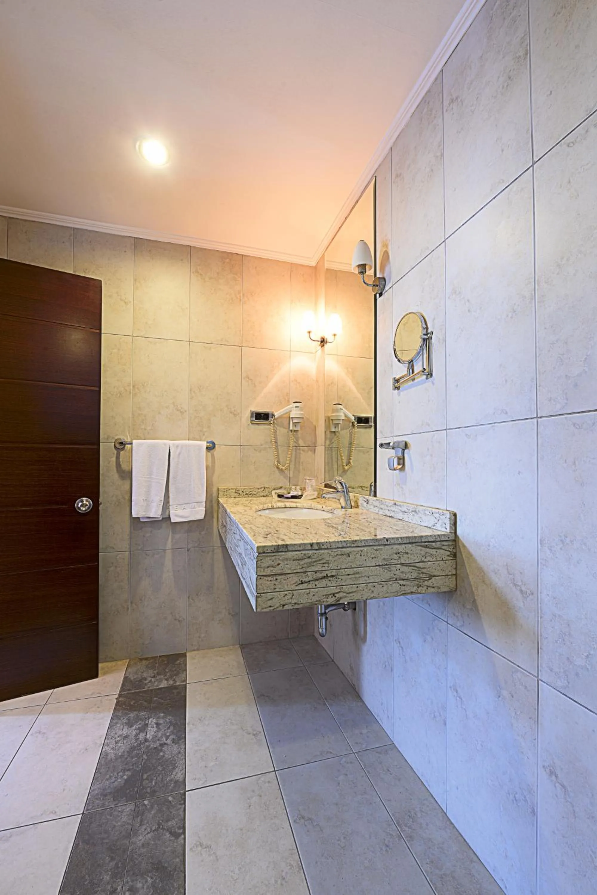 Bathroom in Dream Hill Business Deluxe Hotel Asia