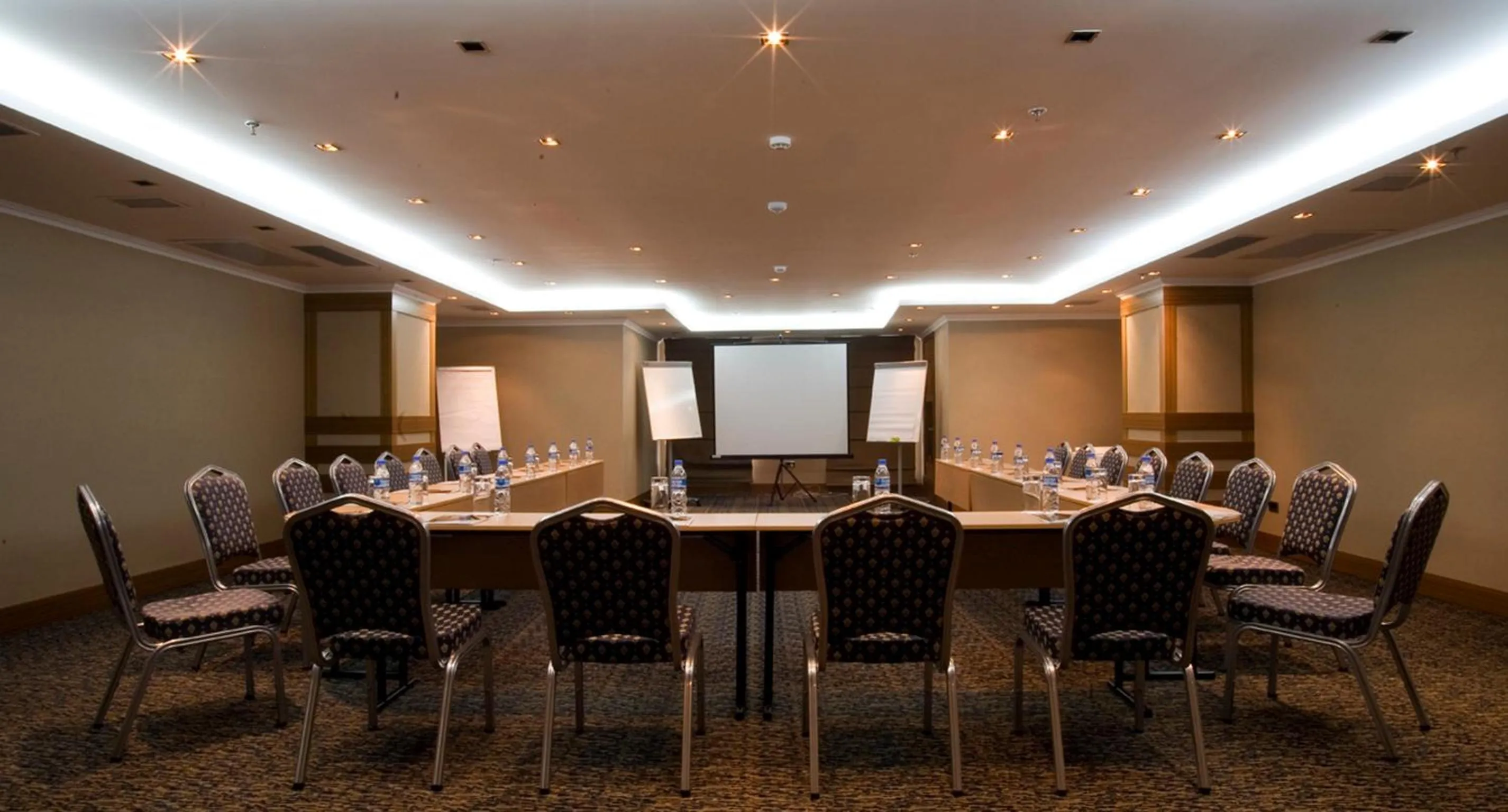 Photo of the whole room in Dream Hill Business Deluxe Hotel Asia