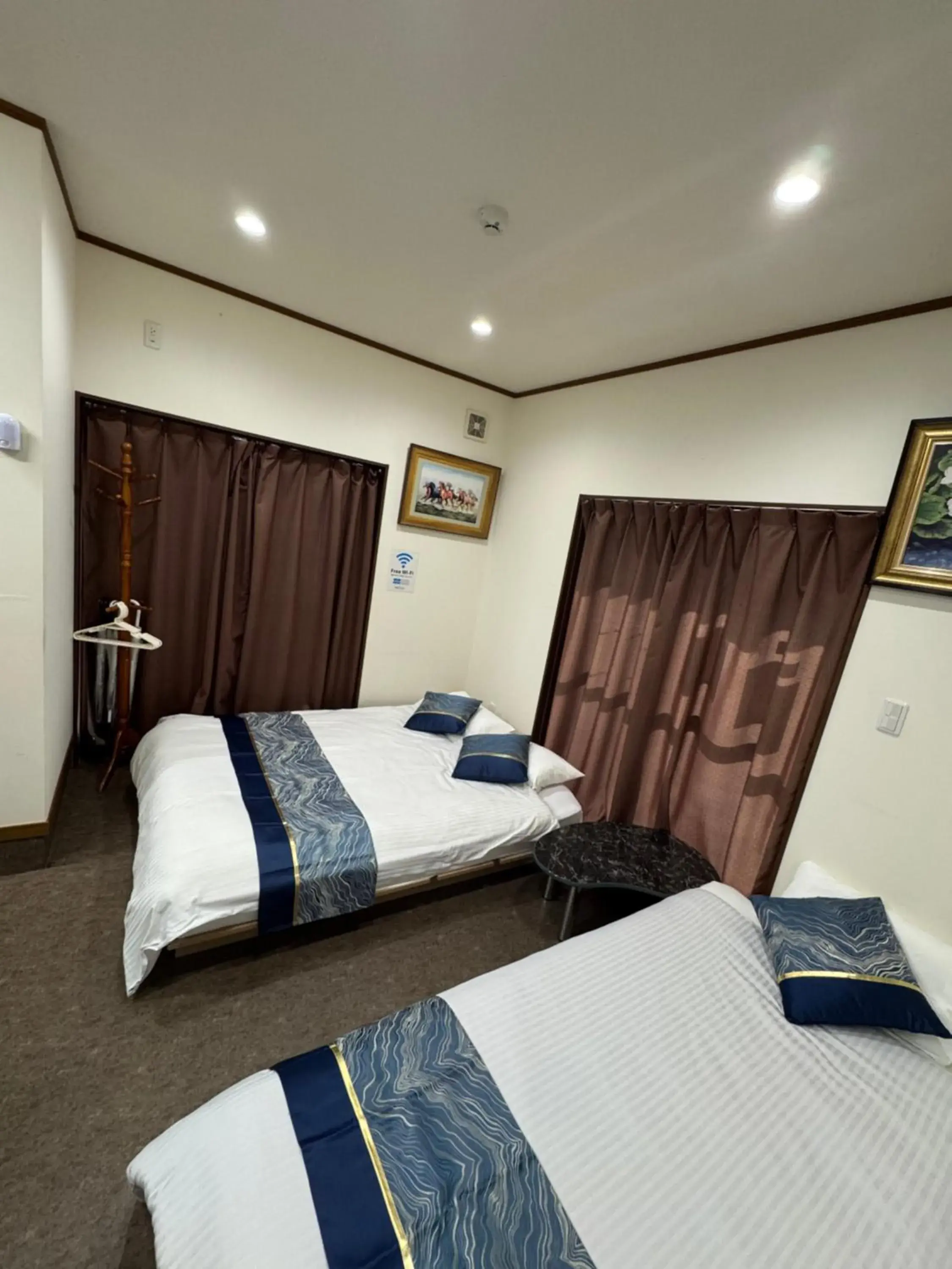 Family Room with Shower in Thanyaporn Hotel Family Room with Shower in Thanyaporn Hotel