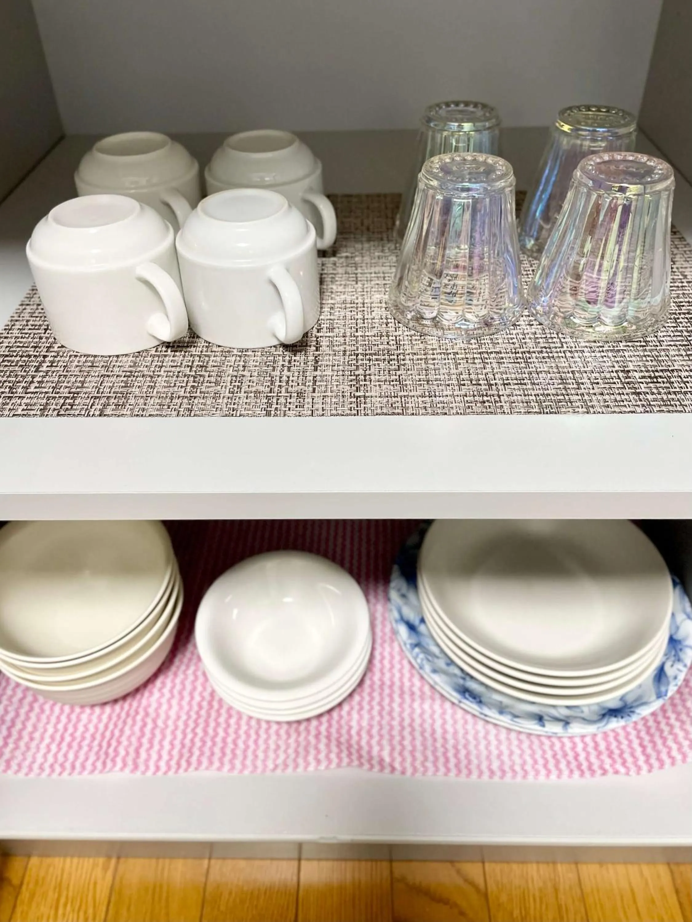 Kitchen or kitchenette in Thanyaporn Hotel