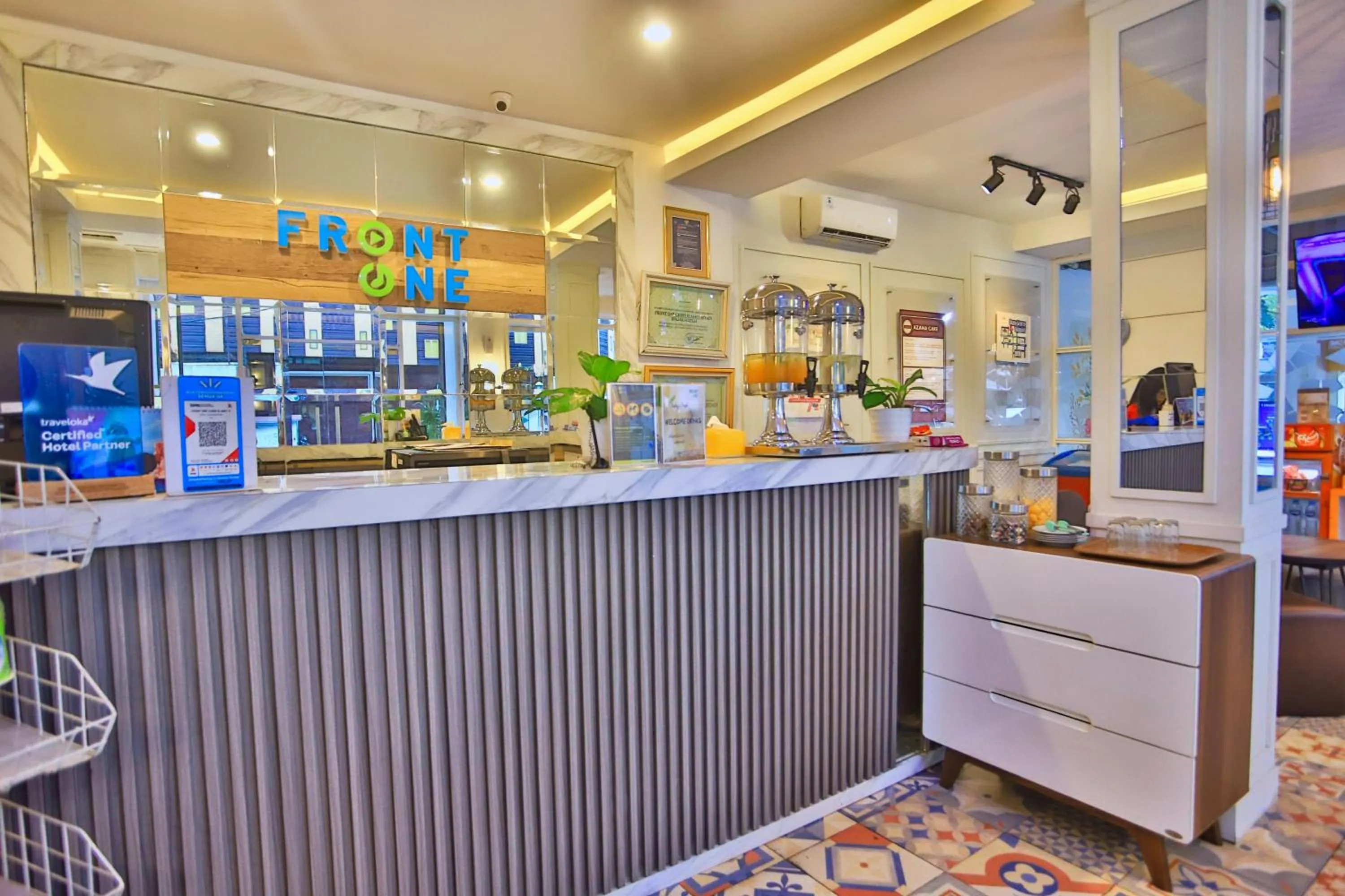 Front One Budget Hotel Slamet Riyadi Solo