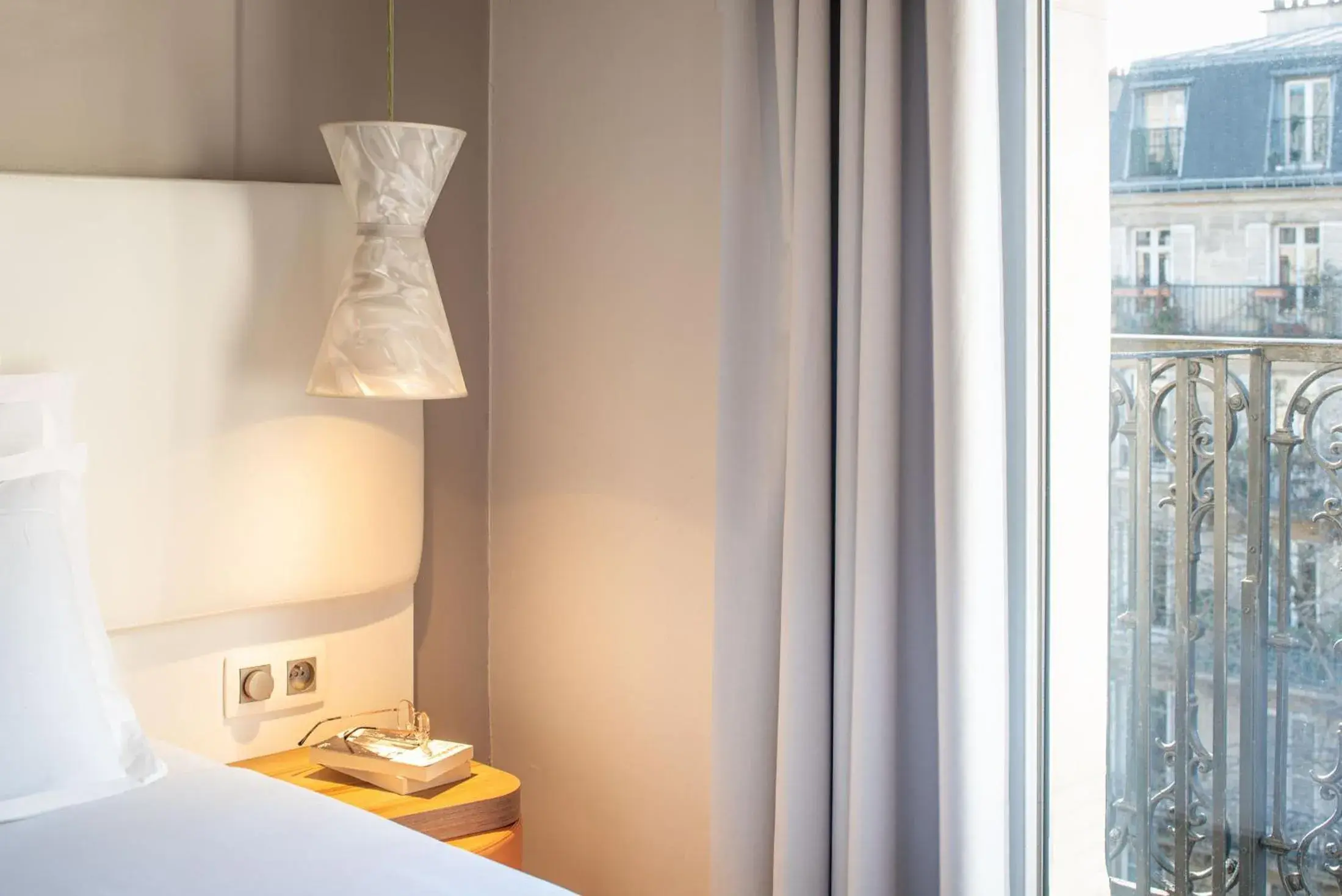 Double Room with Balcony in Hotel Magenta 38 by Happyculture Double Room with Balcony in Hotel Magenta 38 by Happyculture