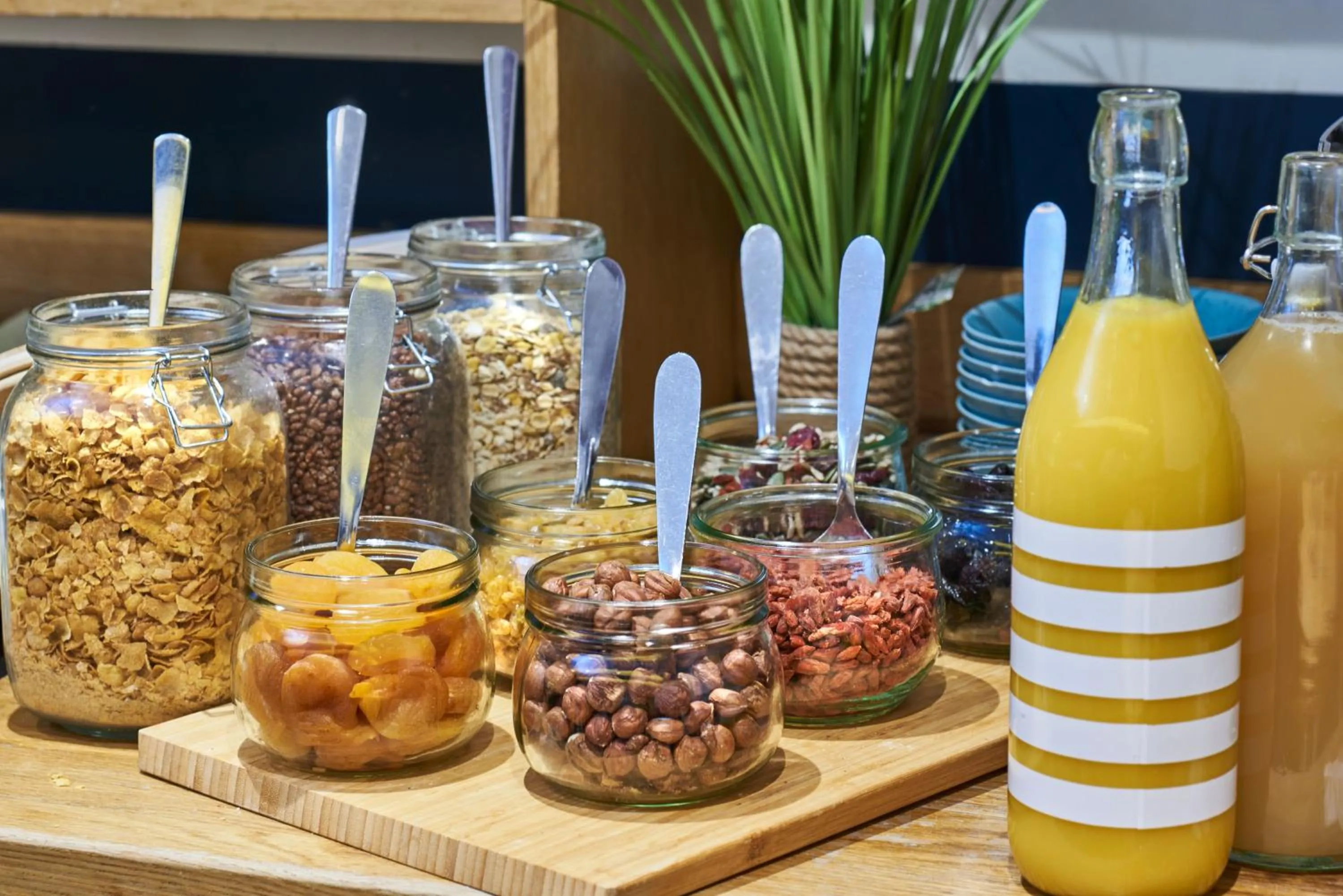 Breakfast in Hotel Magenta 38 by Happyculture