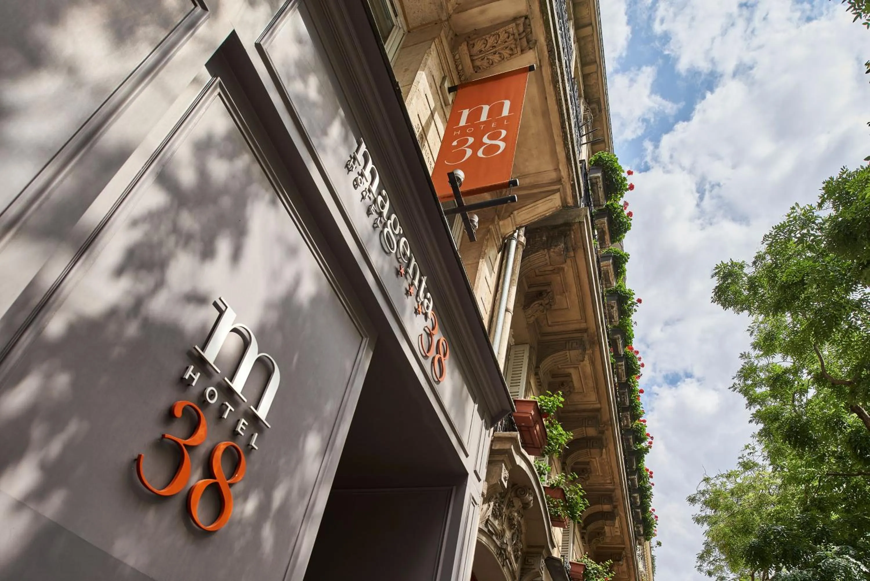 Facade/entrance in Hotel Magenta 38 by Happyculture